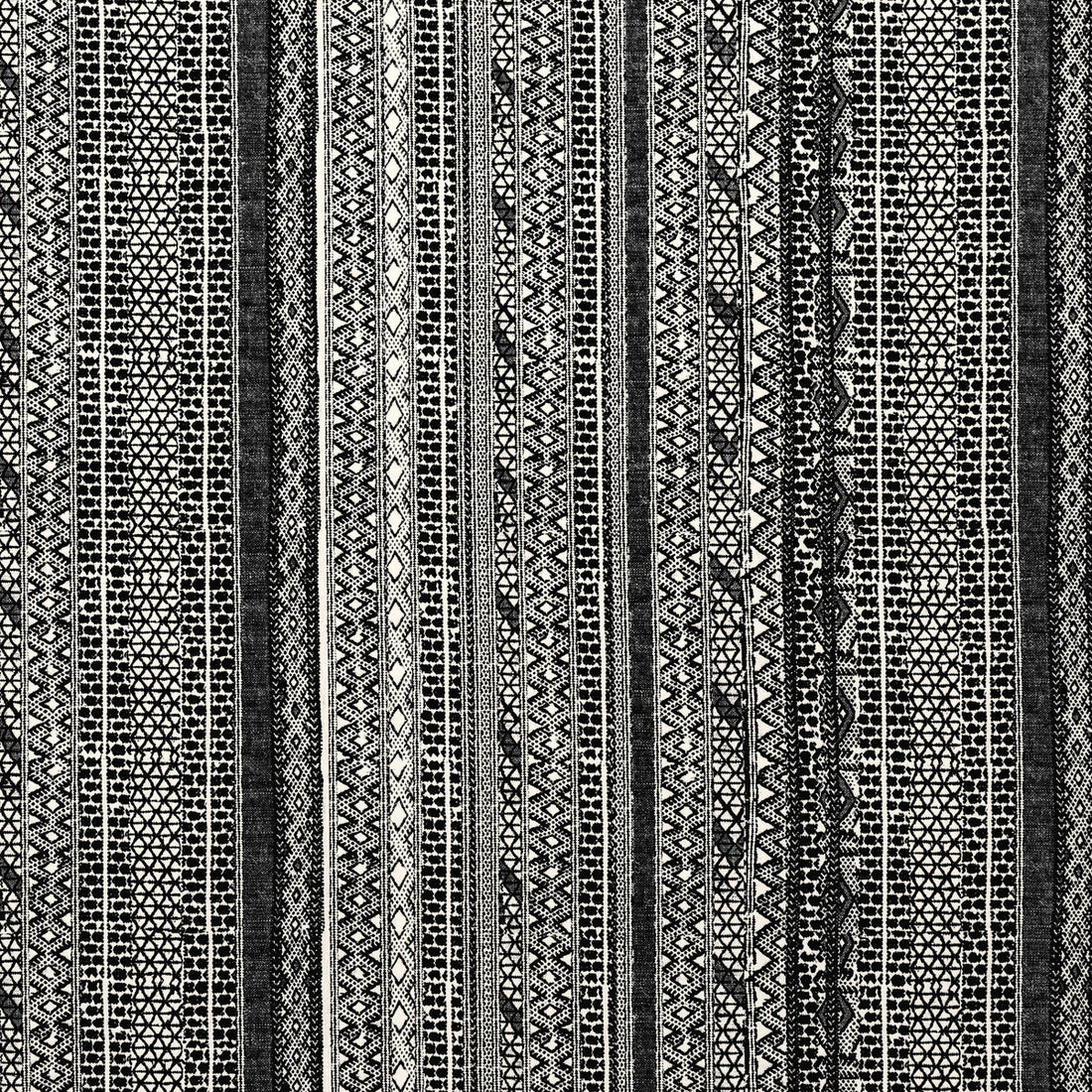 Hakan fabric in black color - pattern 2012100.81.0 - by Lee Jofa in the Breckenridge collection