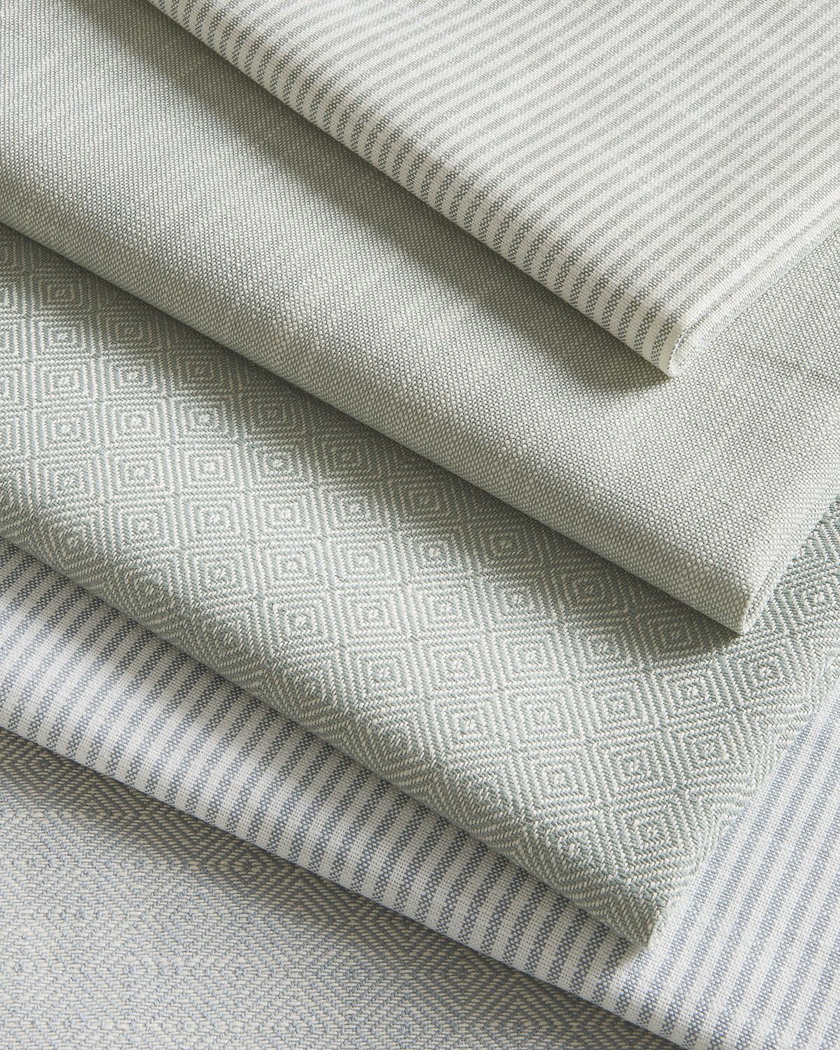 35517 fabric in 1535 color - pattern number 35517.1535.0 - by Kravet Smart in the Trilogy collection