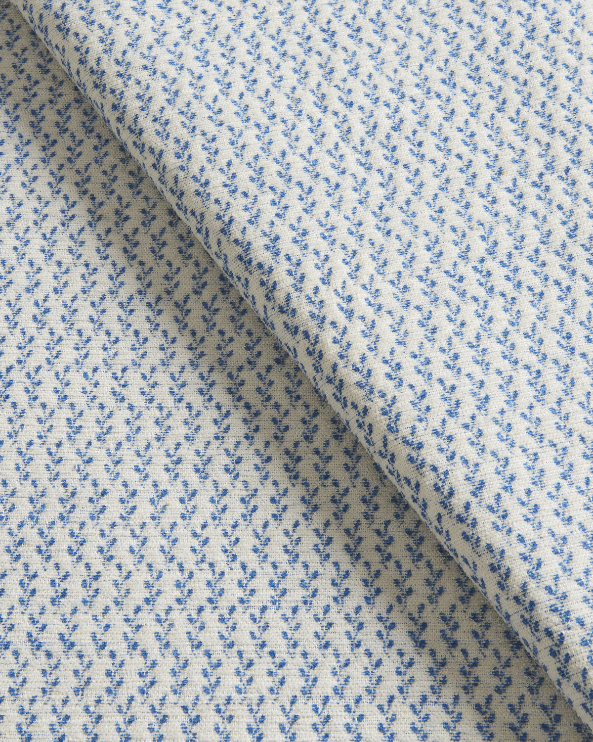 Entremont Weave fabric in Delft color - pattern number 8026108.5.0 - by Brunschwig & Fils in the Chambery Textures V collection