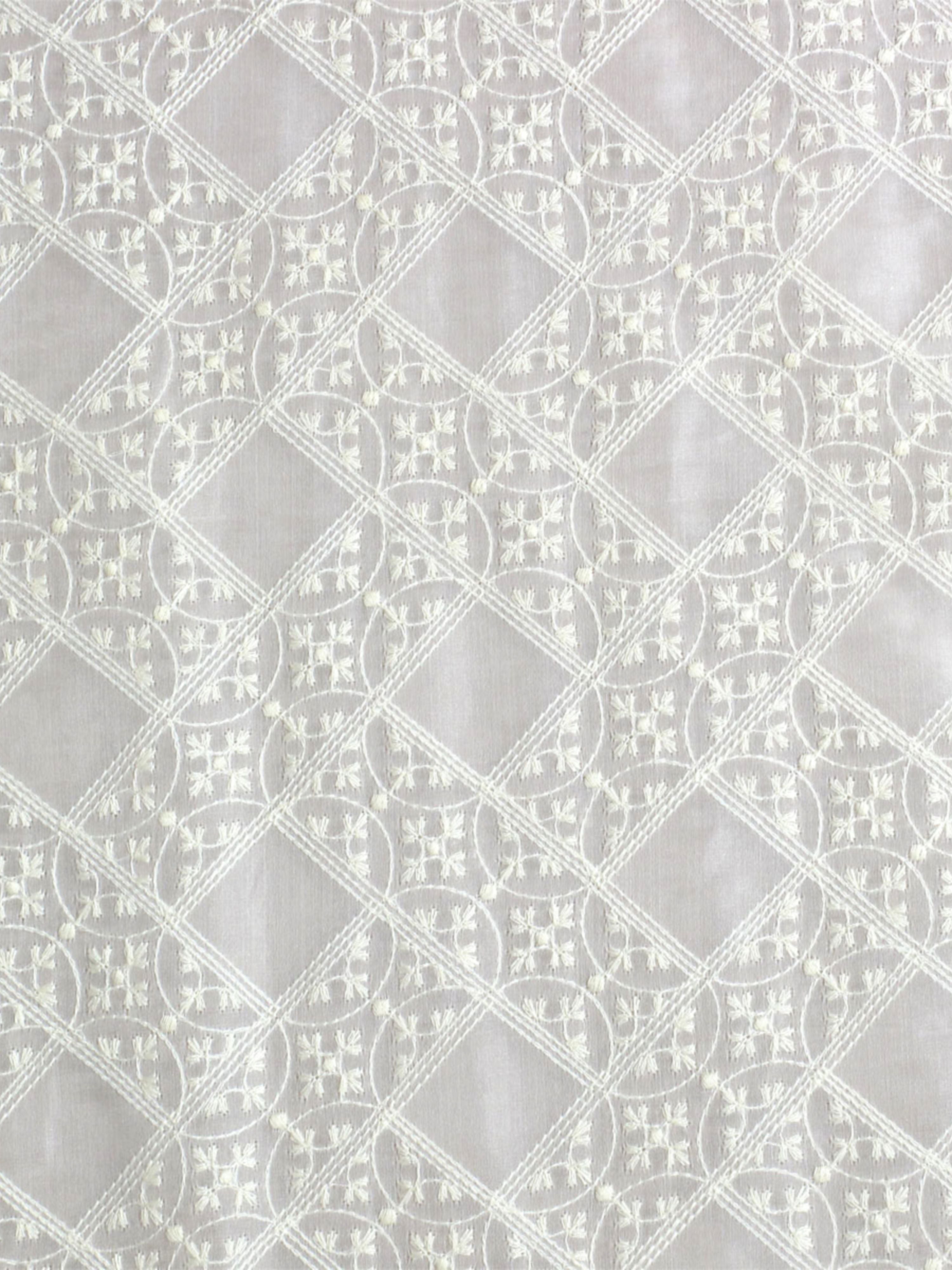 Broderies Villers Sheer fabric in ivory color - pattern number AU 00032580 - by Scalamandre in the Old World Weavers collection