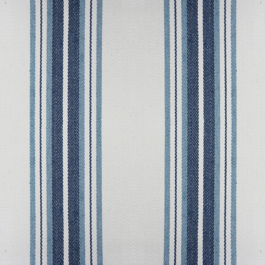 Nueva York fabric in azul color - pattern GDT5573.002.0 - by Gaston y Daniela in the Gaston Luis Bustamante collection