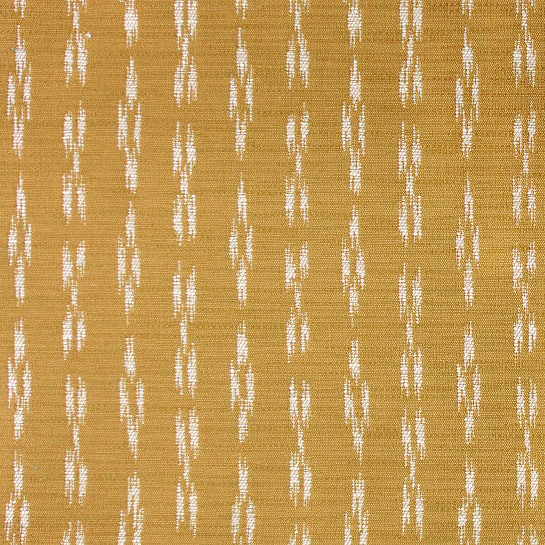 Yoko fabric in oro color - pattern GDT5647.002.0 - by Gaston y Daniela in the Gaston Japon collection