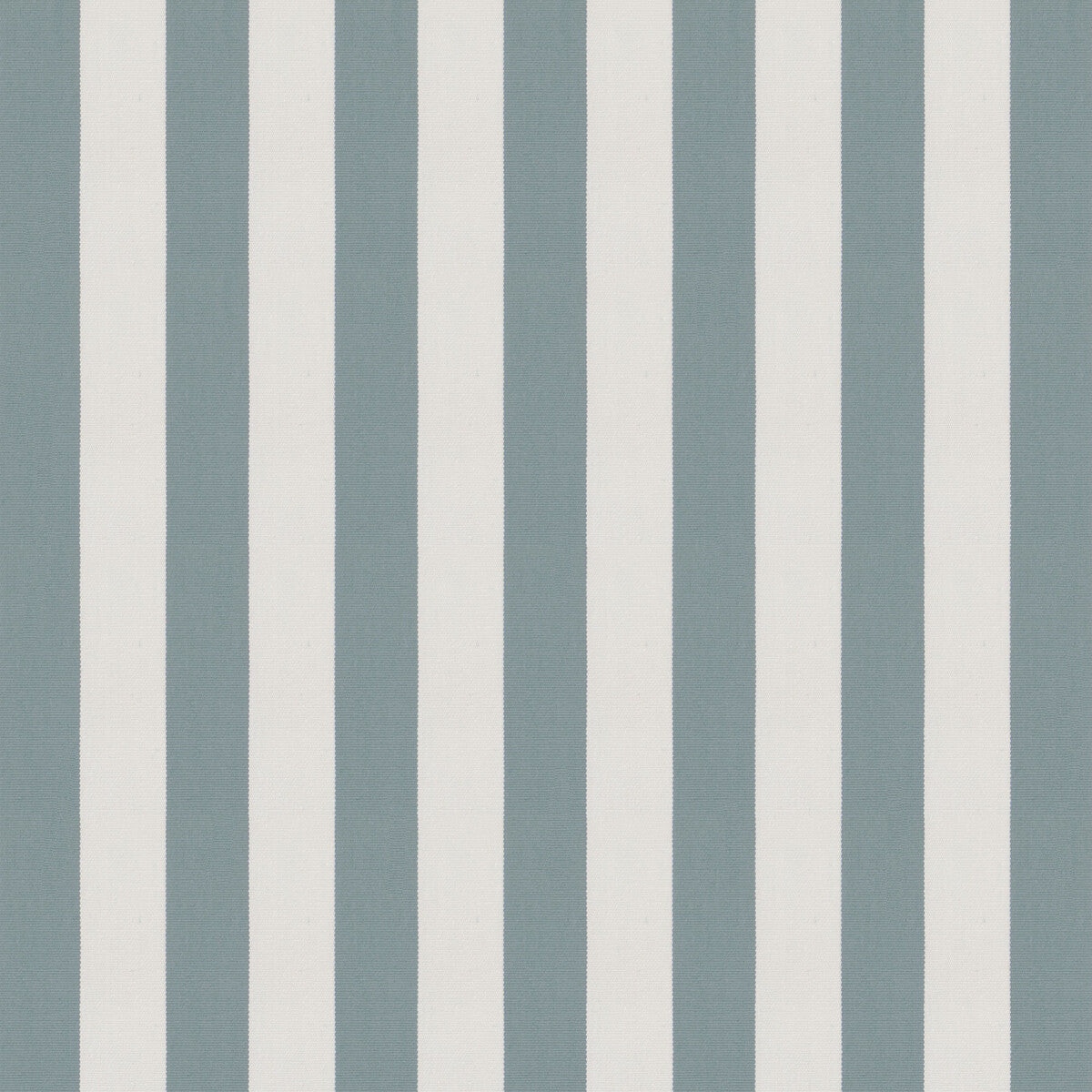 Almudaina fabric in blanco/azul claro color - pattern GDT5671.009.0 - by Gaston y Daniela in the Gaston Maiorica collection