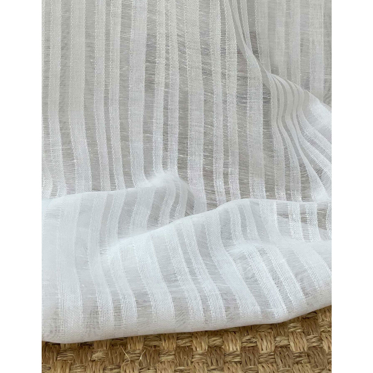Narciso fabric in blanco color - pattern number GDT5713.001.0 - by Gaston y Daniela in the Gaston y Daniela Marco Polo collection