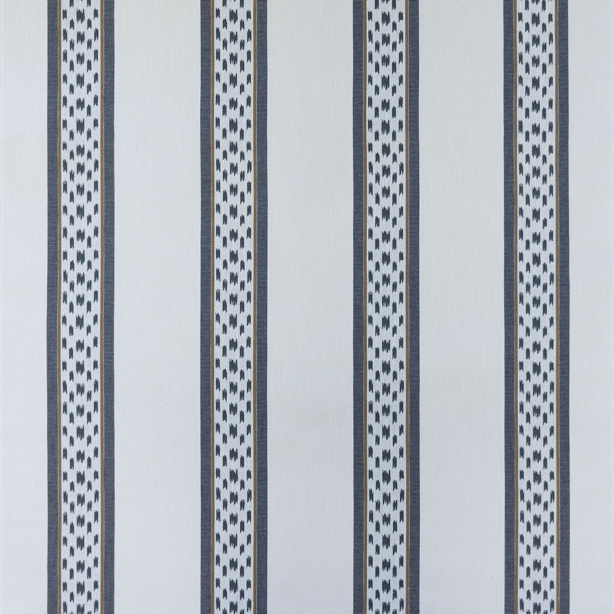 Mileto fabric in antracita color - pattern number GDT5778.004.0 - by Gaston y Daniela in the Gaston y Daniela Icaria collection