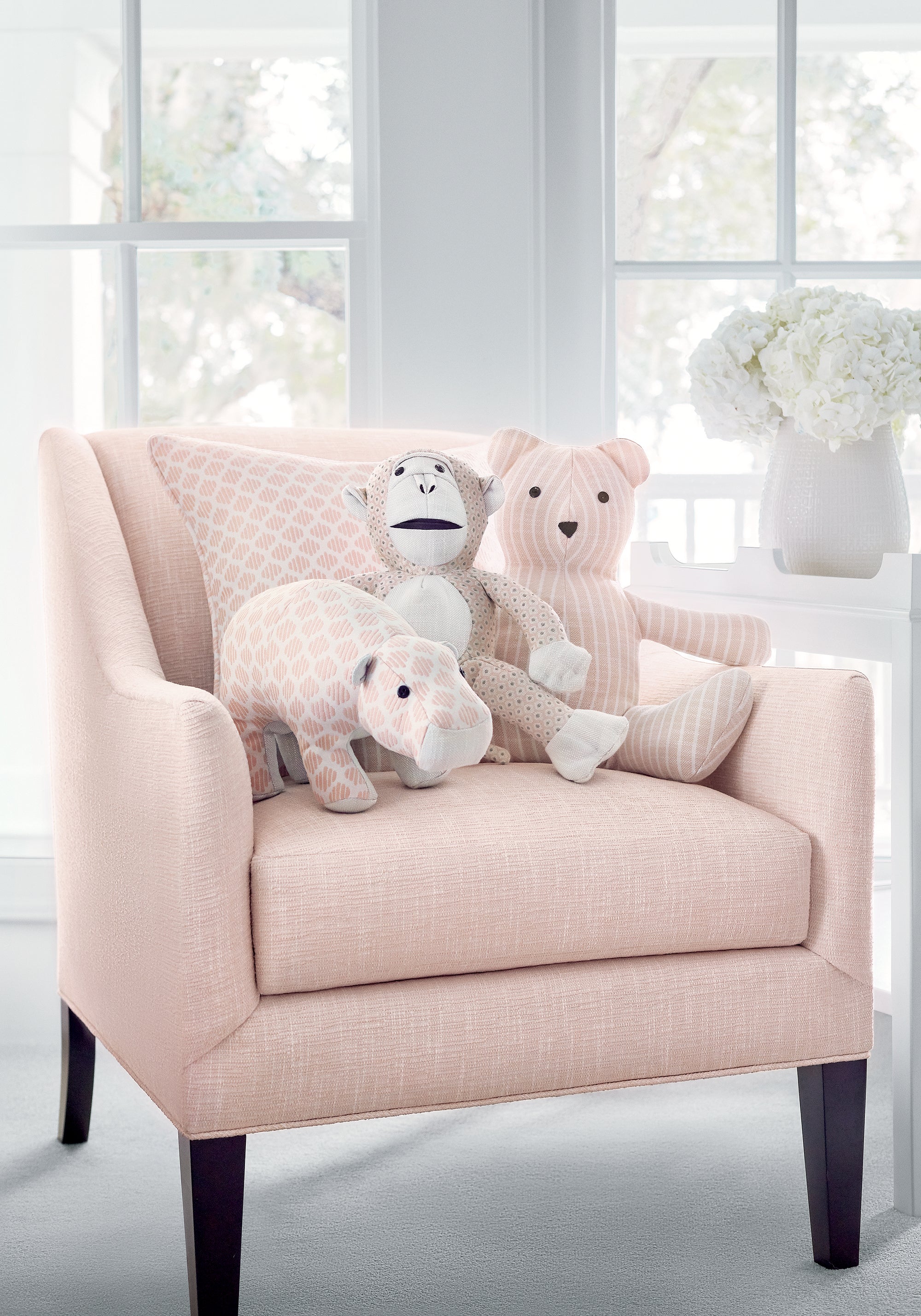 Saybrook Chair in Piper woven fabric in blush color - pattern number W73451 by Thibaut in the Landmark Textures collection