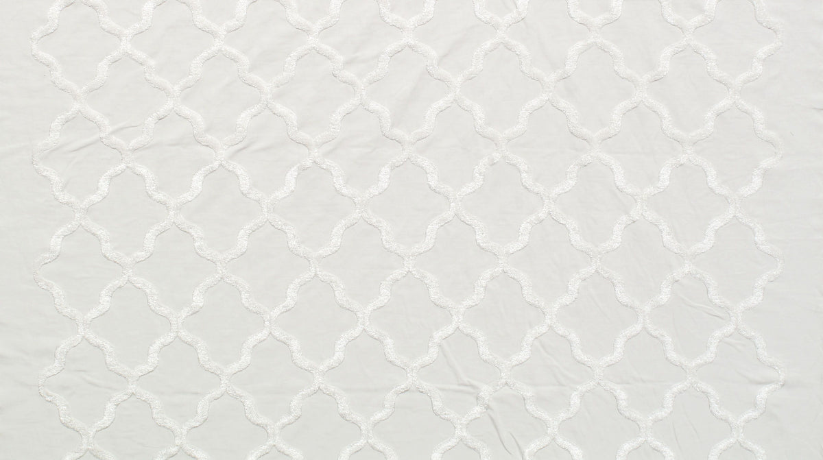 Astley Boucle fabric in ivory color - pattern number ND 0001V973 - by Scalamandre in the Old World Weavers collection