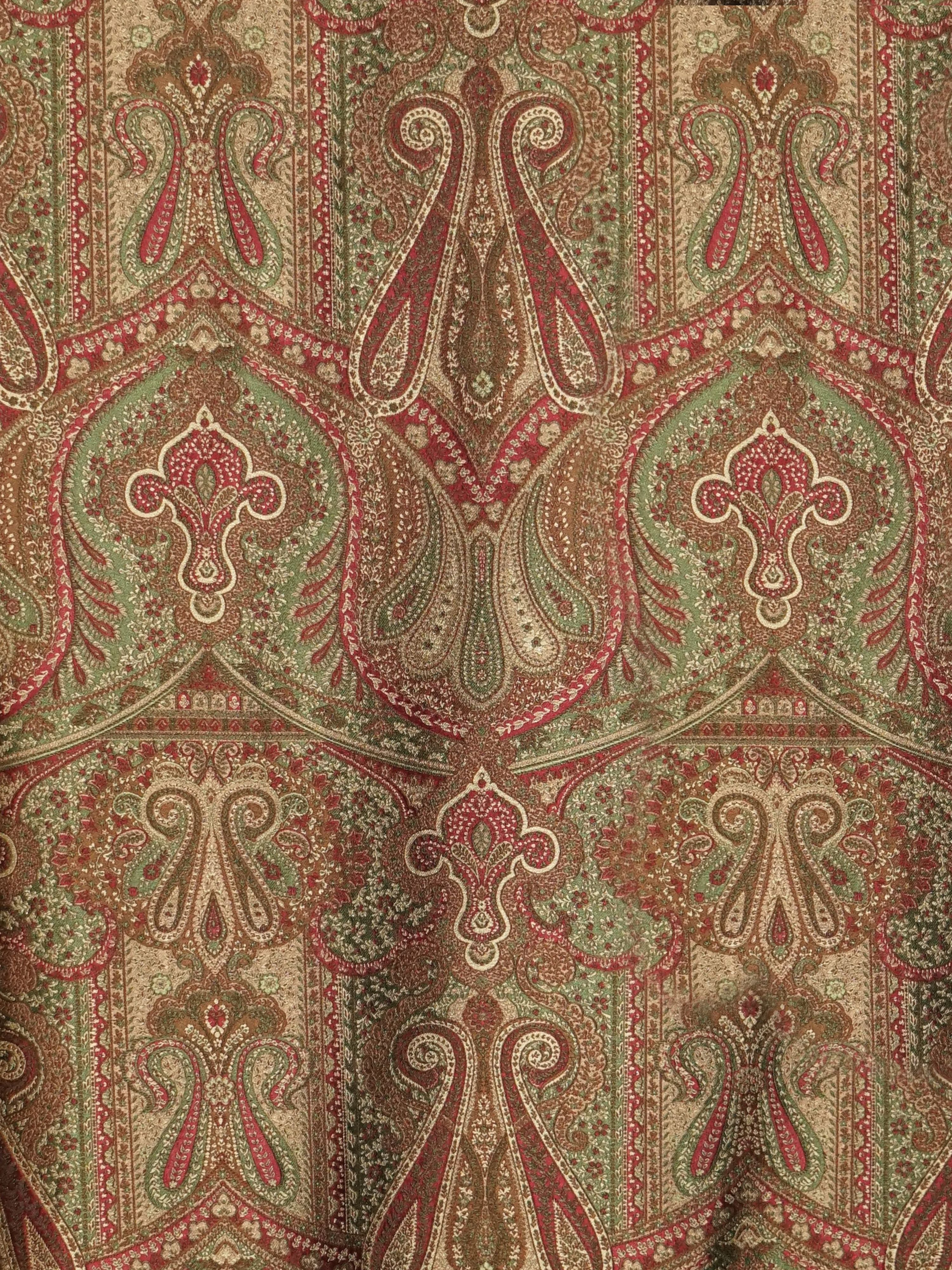 Cachemire Persiano fabric in marrone color - pattern number SB 00960343 - by Scalamandre in the Old World Weavers collection