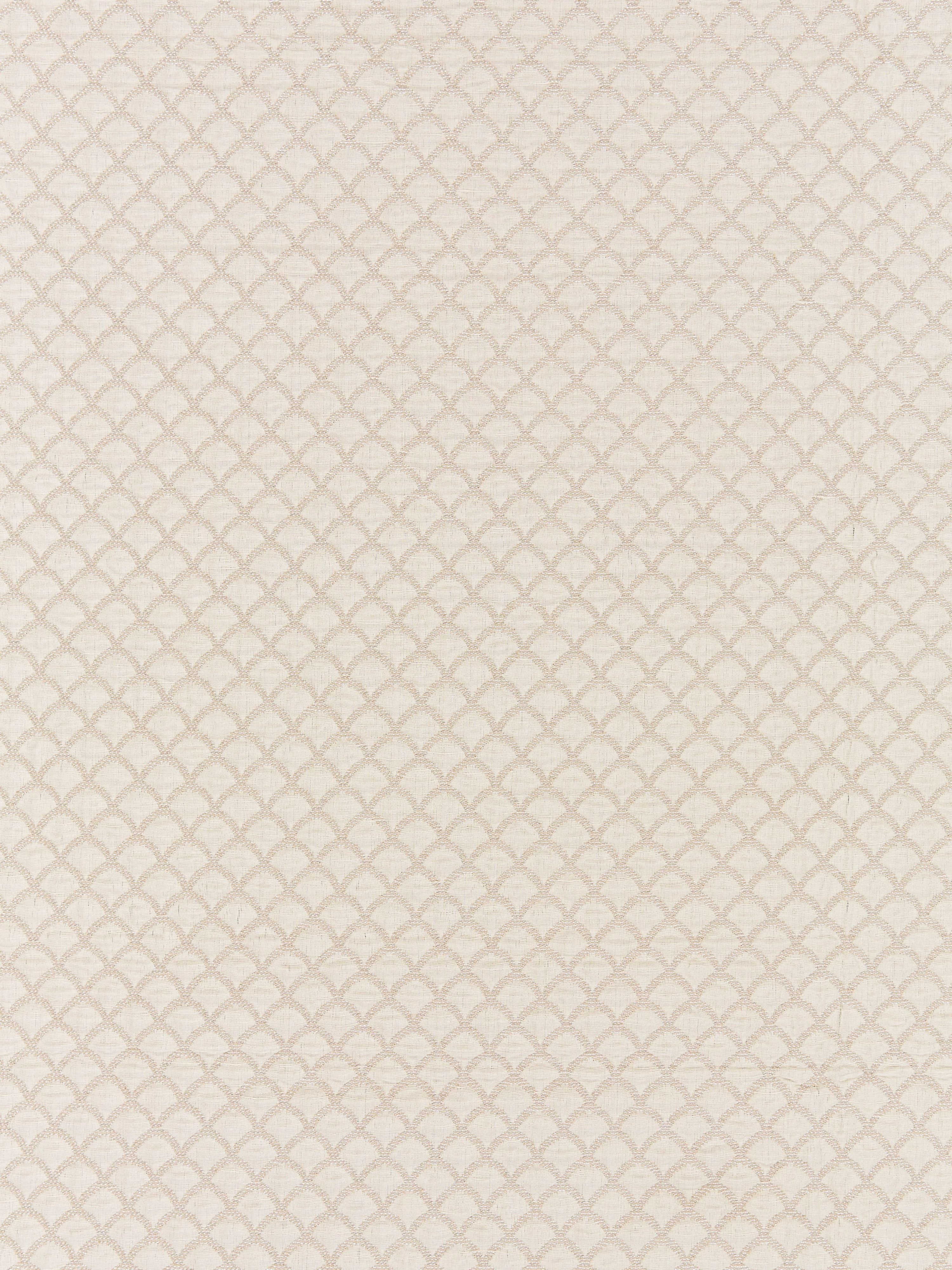 Scallop Weave fabric in oyster color - pattern number SC 000127137 - by Scalamandre in the Scalamandre Fabrics Book 1 collection