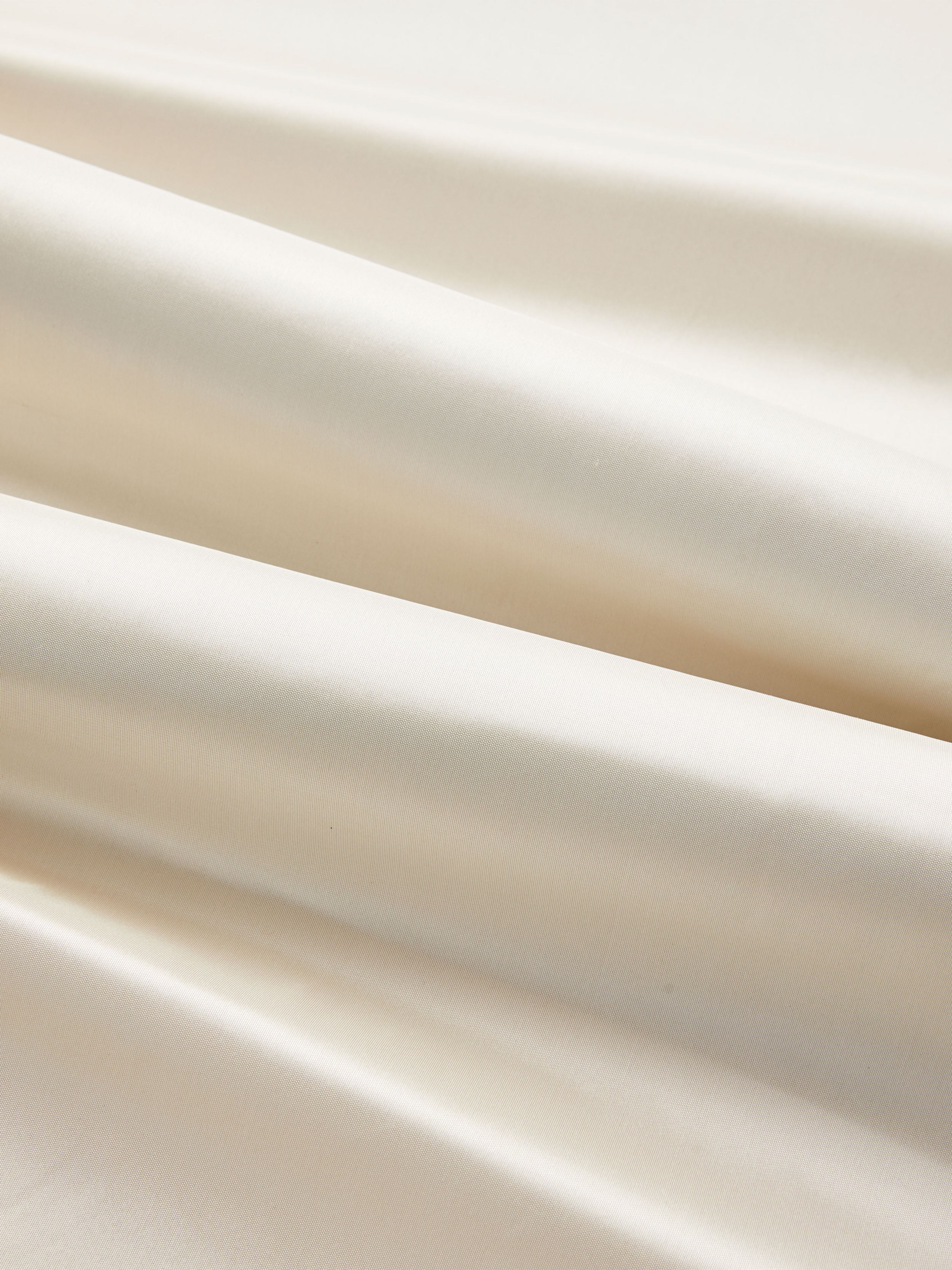 Olympia Silk Taffeta fabric in snowfall color - pattern number SC 000227250 - by Scalamandre in the Scalamandre Fabrics Book 1 collection