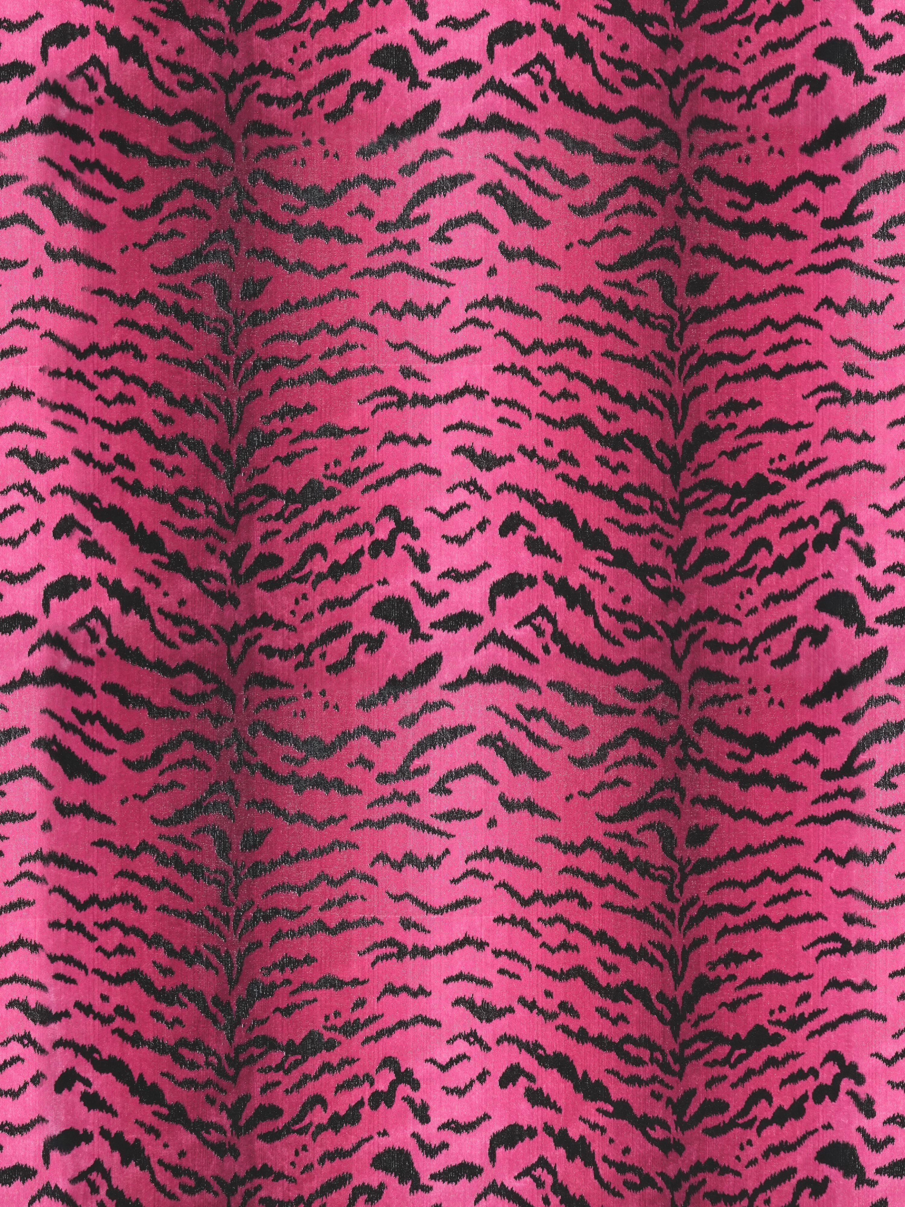Tigre fabric in reds and black color - pattern number SC 000326167MMA - by Scalamandre in the Scalamandre Fabrics Book 1 collection
