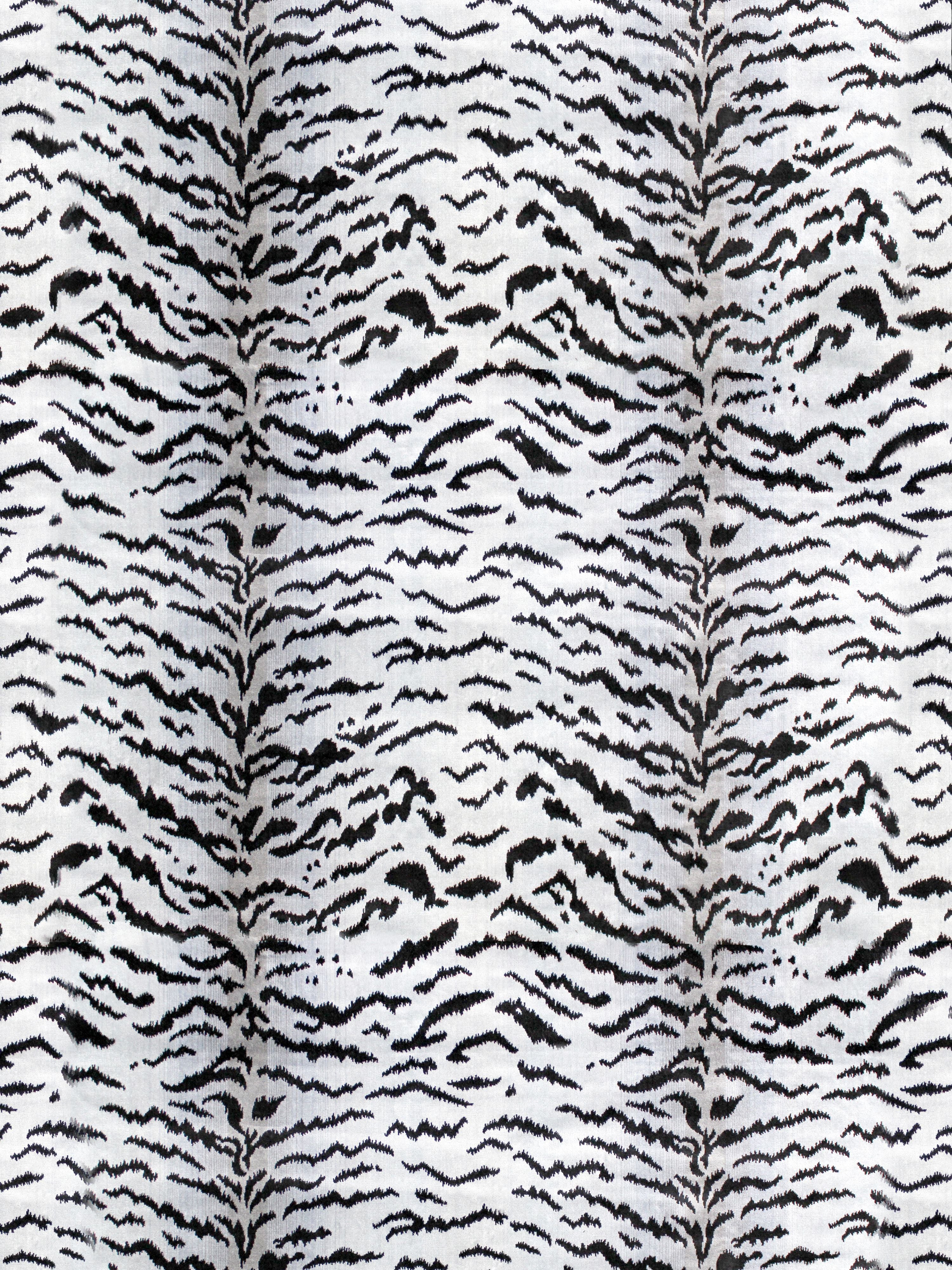 Tigre fabric in off-white and black color - pattern number SC000626167MMA - by Scalamandre in the Scalamandre Fabrics Book 2 collection
