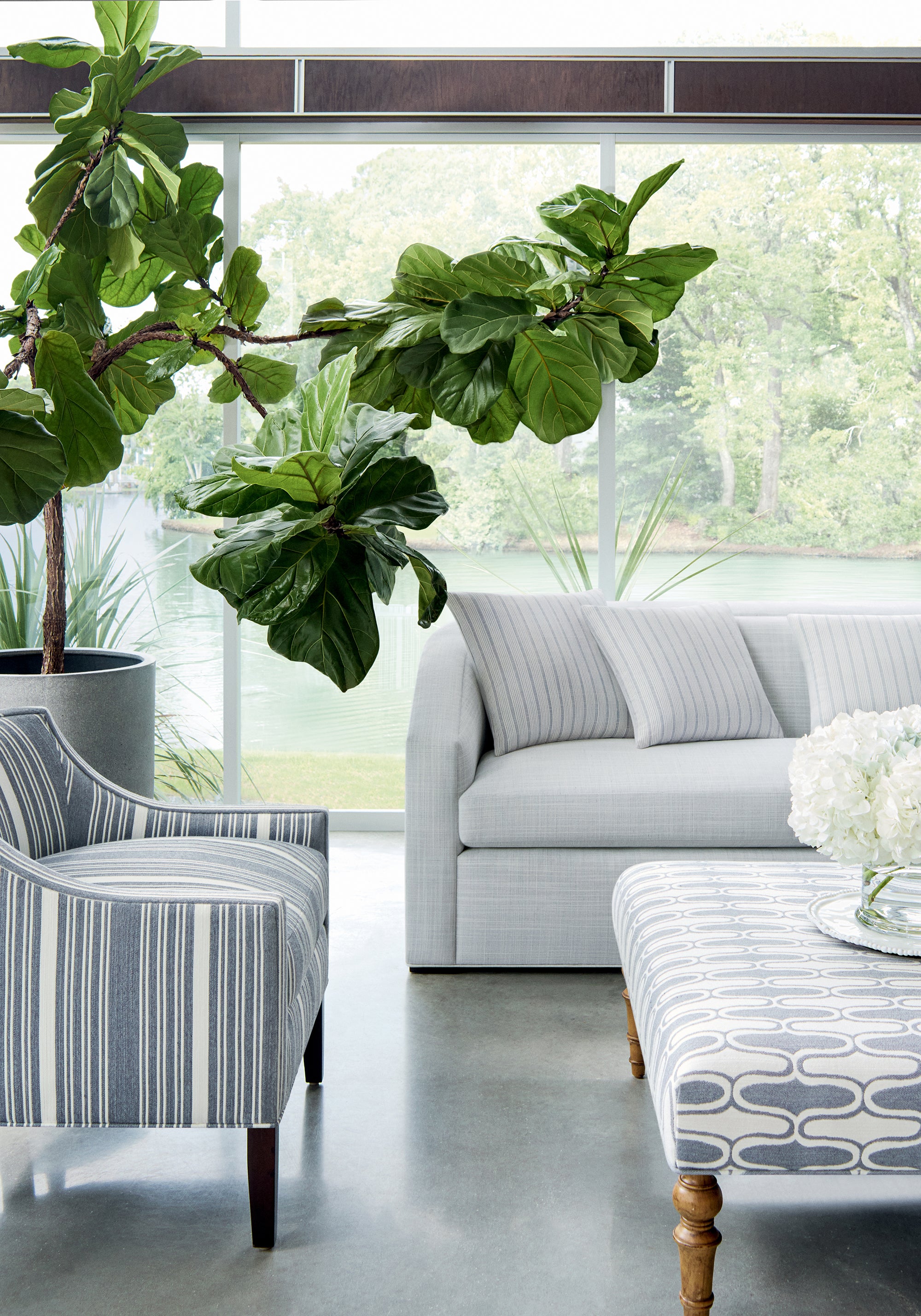 Bench Upholstered in Saraband fabric in horizon color - pattern number W8529 - by Thibaut in the Villa collection