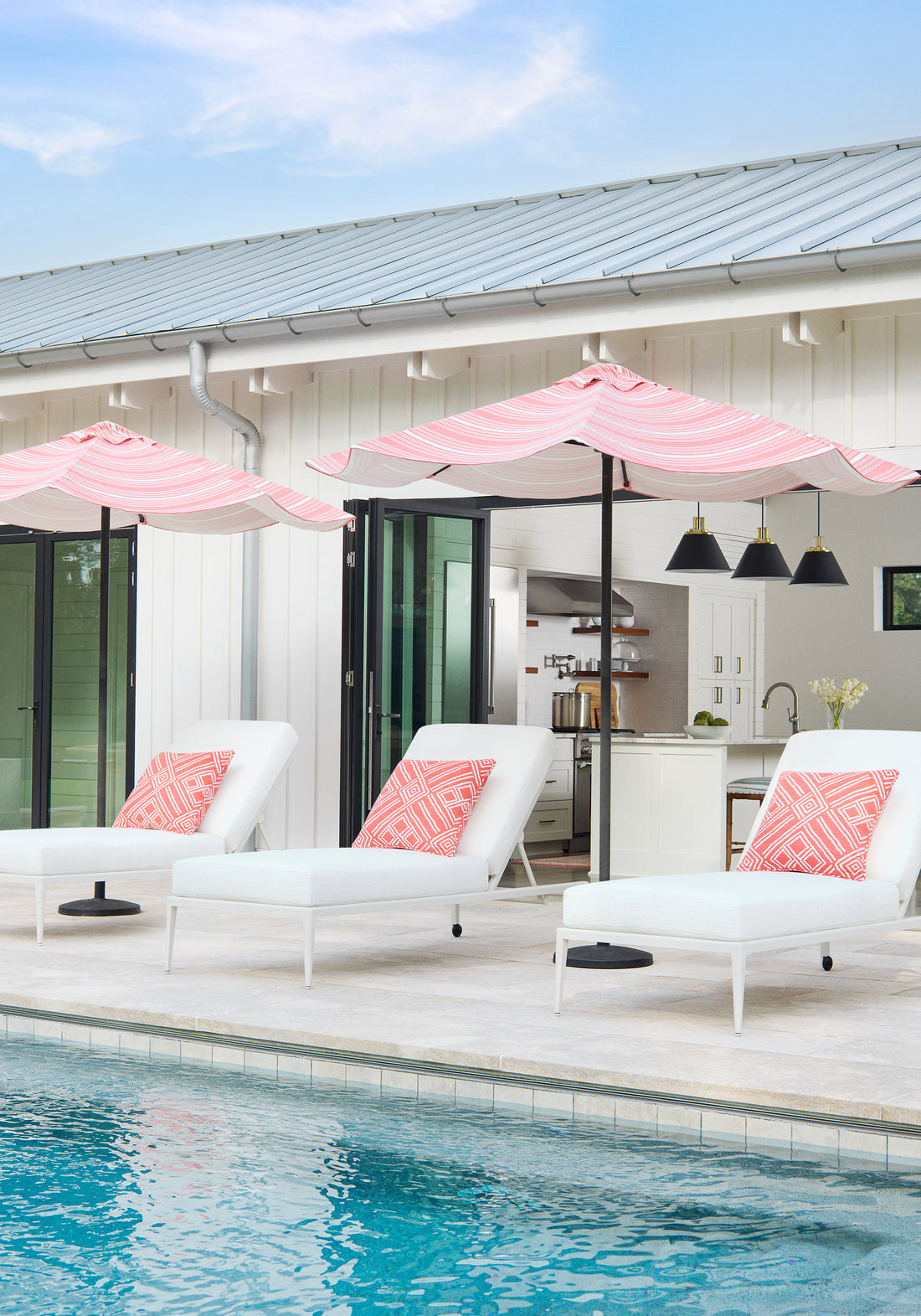 Pillows in Terraza fabric in coral color - pattern number W8604 - by Thibaut in the Villa collection