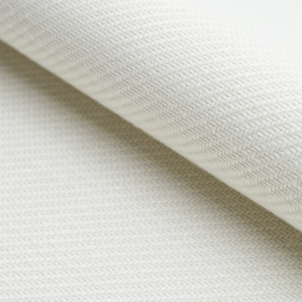 Outdoor Heavyweight Twill fabric in white color - pattern number 82580 - by Schumacher in the Patterson Flynn collection
