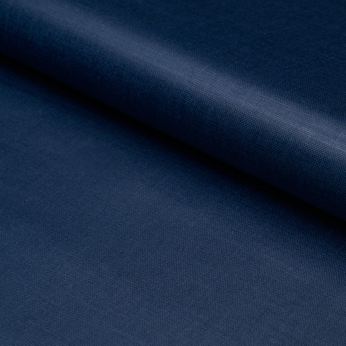 Patent Linen fabric in navy color - pattern number 85274 - by Schumacher in the Patterson Flynn collection