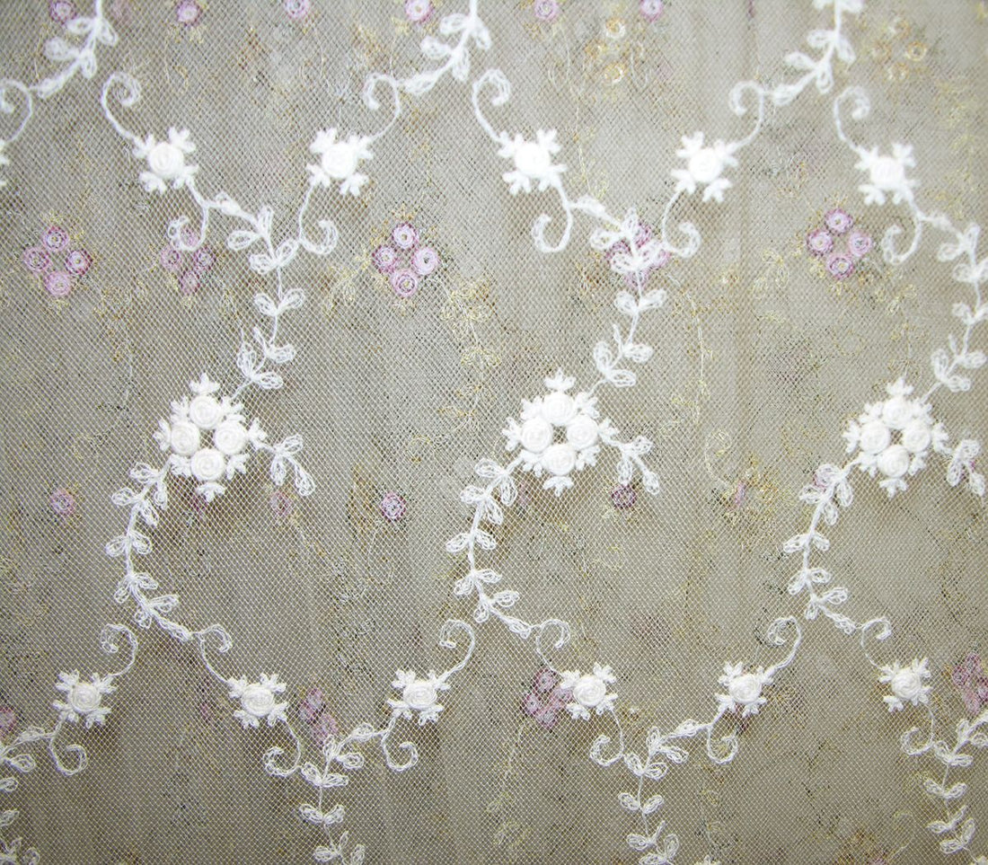 Florinette Sheer fabric in ecru color - pattern number AU 06028075 - by Scalamandre in the Old World Weavers collection