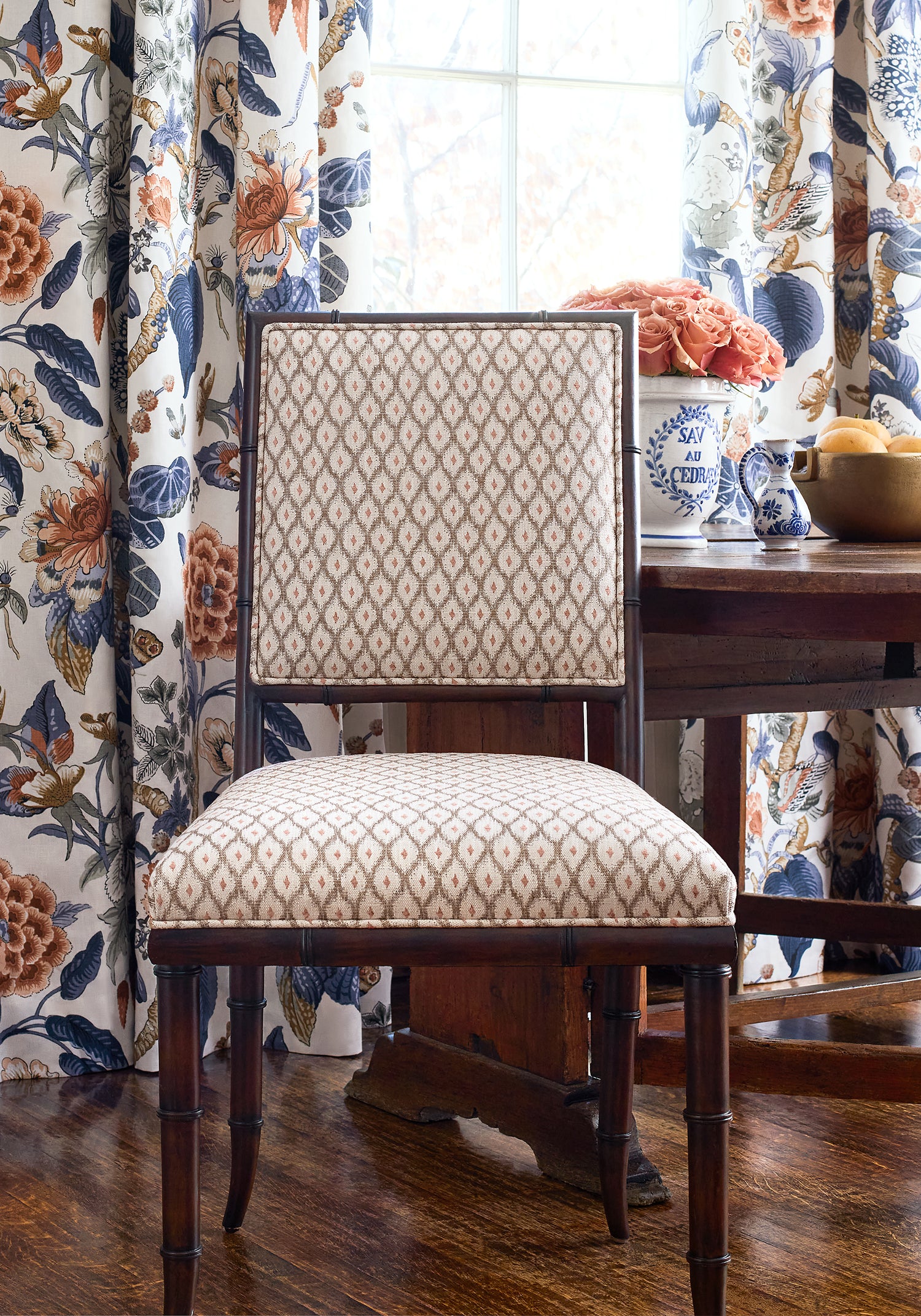Detailed view of Darien dining chair in Josephine woven fabric in linen color variant by Anna French in the Bristol collection - pattern number W81901