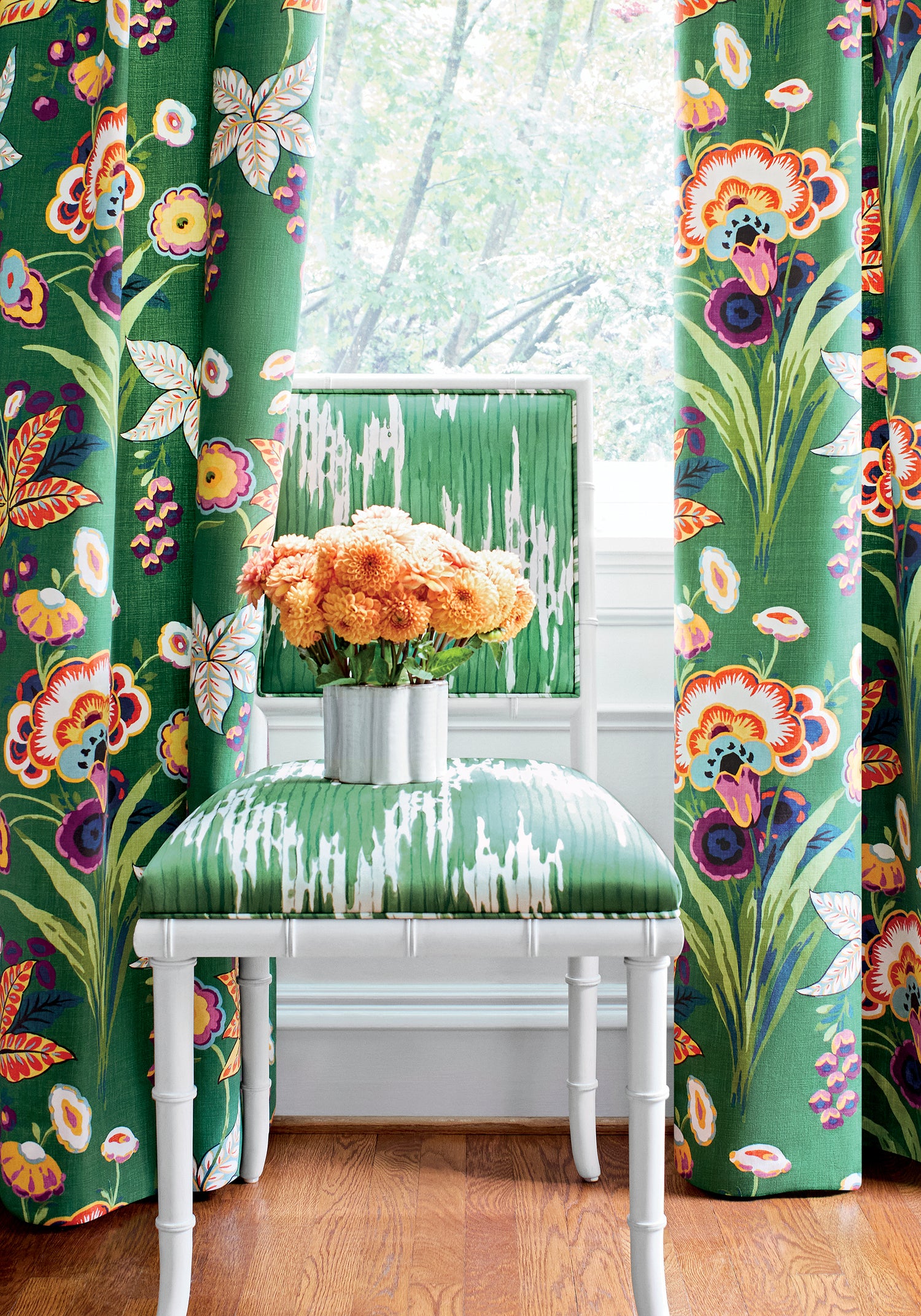 Draperies in Pasadena printed fabric in emerald color - pattern number F920849 by Thibaut in the Eden collection