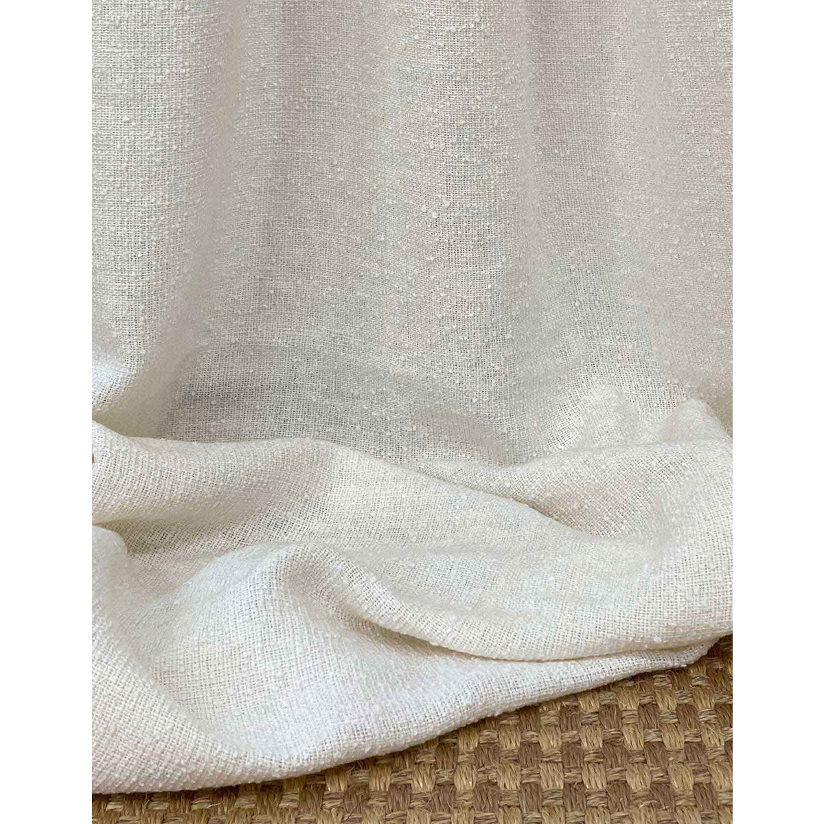 Tetis Blanco fabric in 001 color - pattern number GDT5700.001.0 - by Gaston y Daniela in the Gaston y Daniela Marco Polo collection