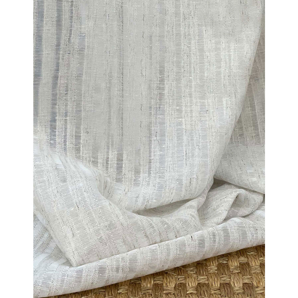 Narciso fabric in lino color - pattern number GDT5713.002.0 - by Gaston y Daniela in the Gaston y Daniela Marco Polo collection
