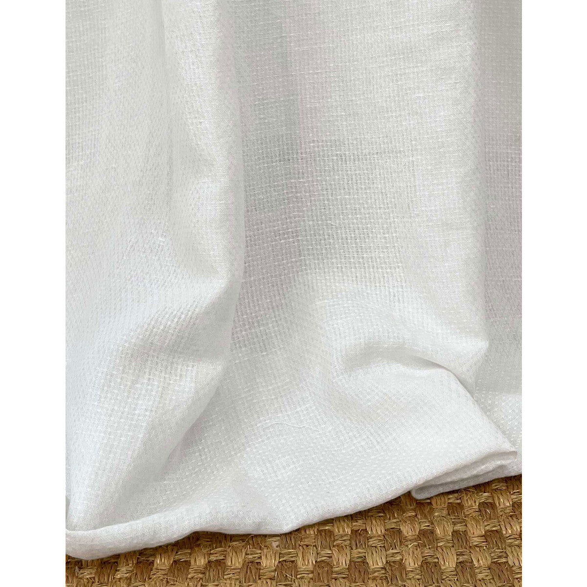 Popy fabric in blanco color - pattern number GDT5748.002.0 - by Gaston y Daniela in the Gaston y Daniela Marco Polo collection