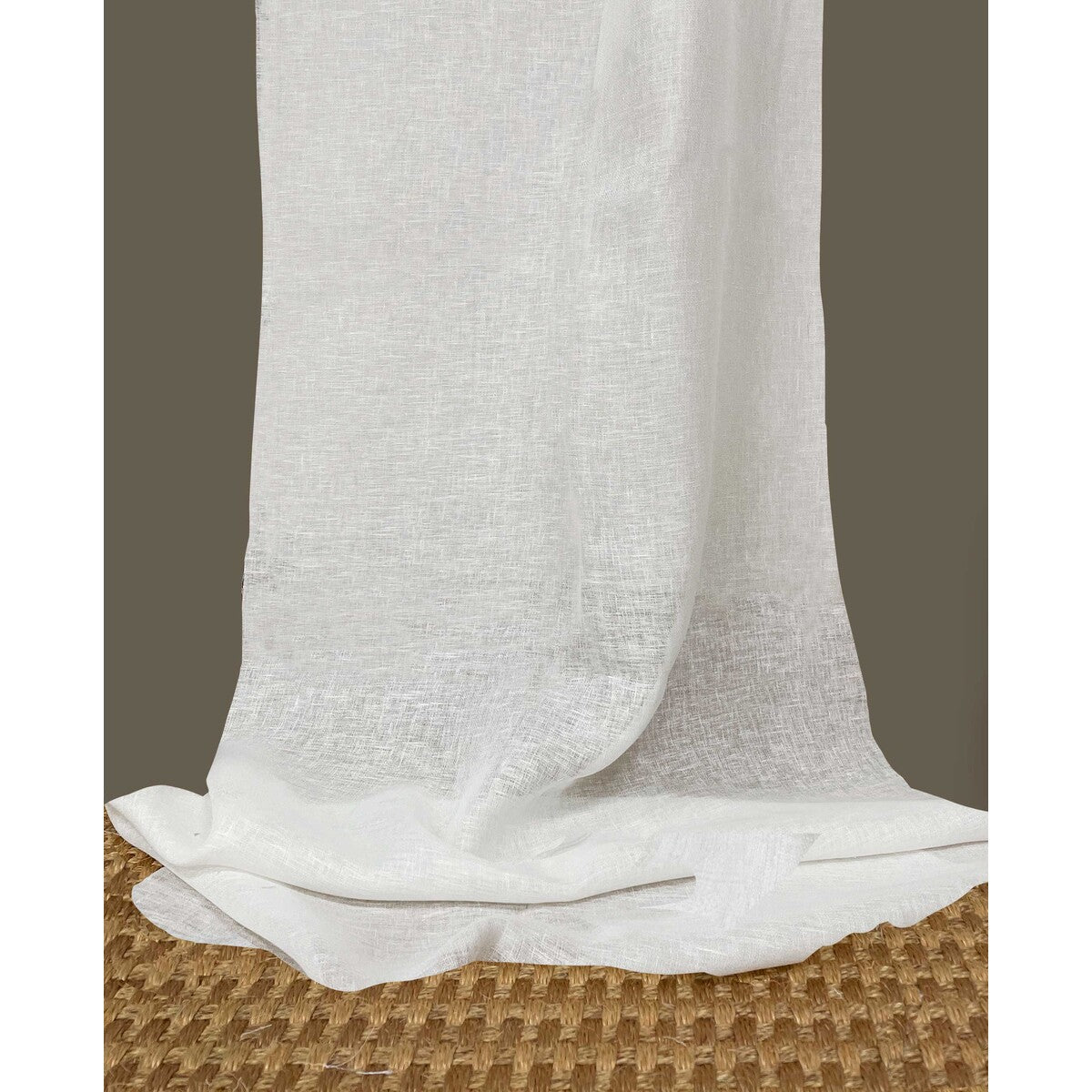 Abelia fabric in blanco color - pattern number GDT5749.001.0 - by Gaston y Daniela in the Gaston y Daniela Marco Polo collection