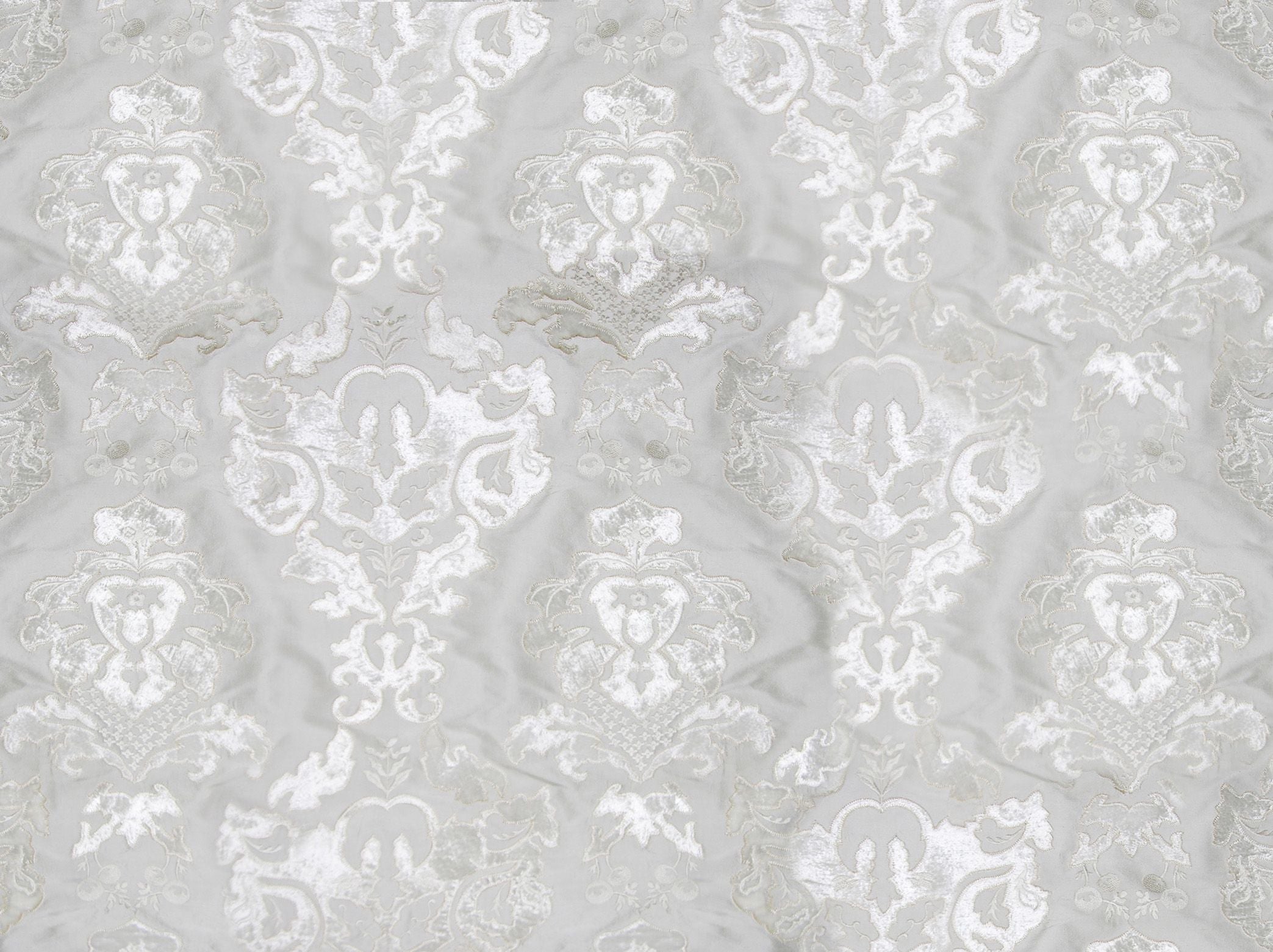 Palazzo Ricci Silk fabric in ivory color - pattern number HC 00017785 - by Scalamandre in the Old World Weavers collection