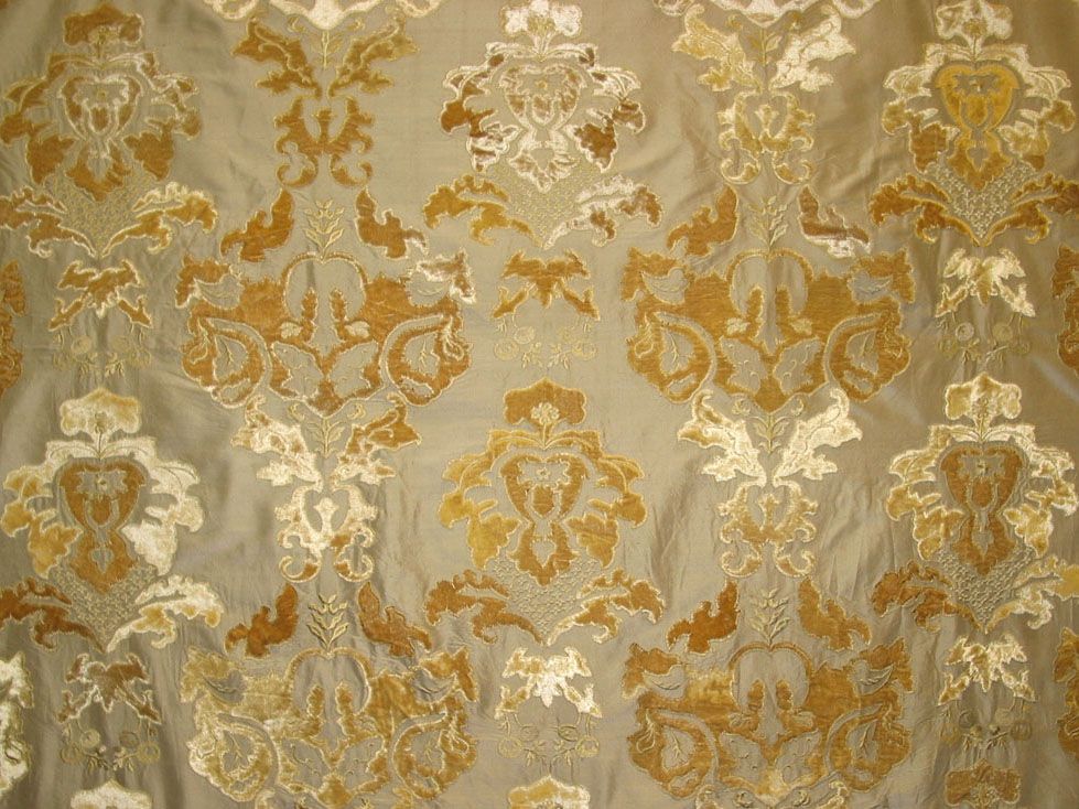Palazzo Ricci Silk fabric in linen color - pattern number HC 00037785 - by Scalamandre in the Old World Weavers collection