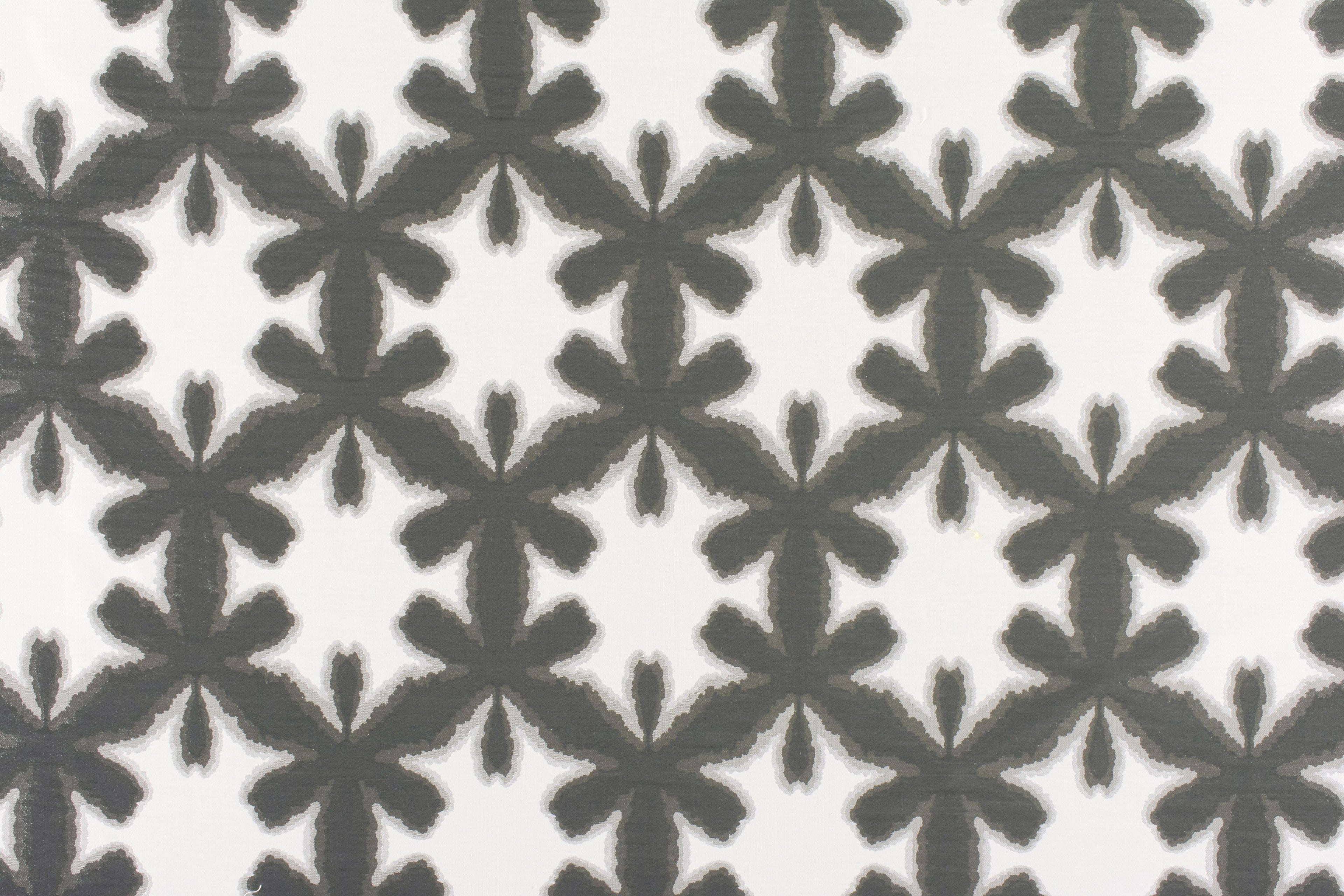 Misterioso fabric in grey color - pattern number JM 00037137 - by Scalamandre in the Old World Weavers collection