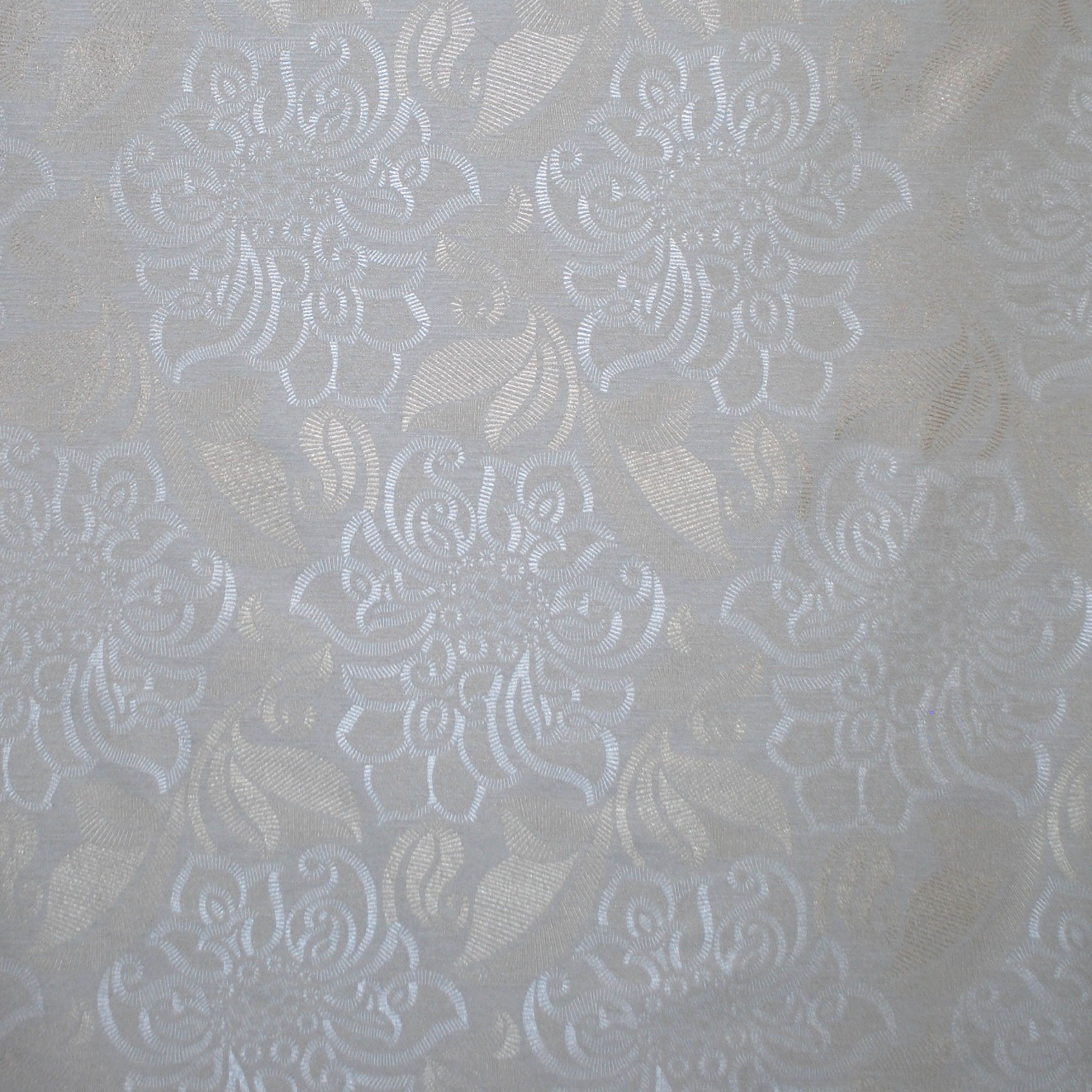 Beltrano fabric in ivory color - pattern number LU 0001P059 - by Scalamandre in the Old World Weavers collection