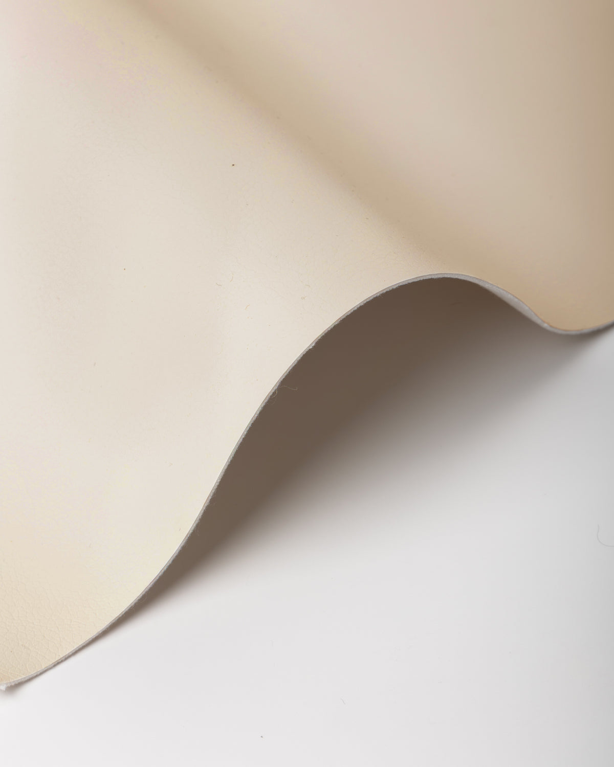 Major fabric in 101 color - pattern number Major.101.0 - by Kravet Contract in the Ultraleather VI collection
