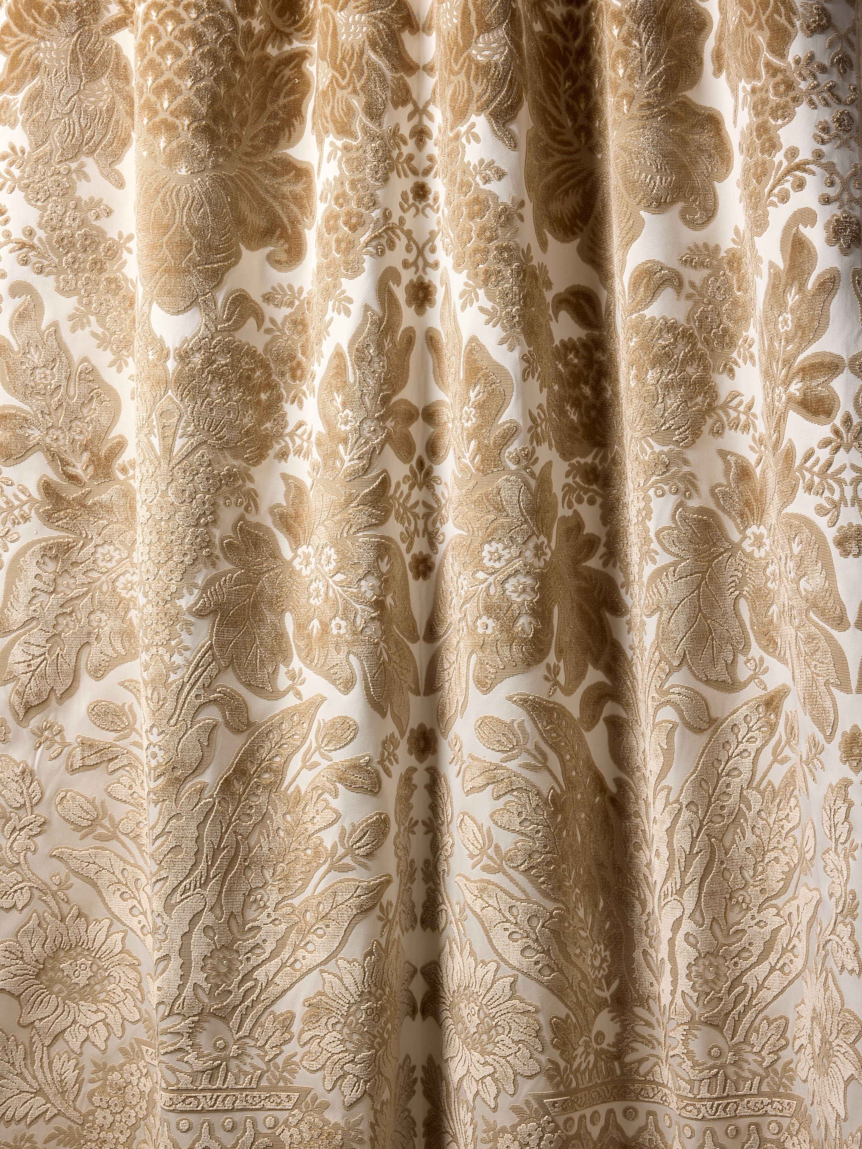 Regis Velvet Damask fabric in fawn color - pattern number SC 000127321 - by Scalamandre in the Scalamandre Fabrics Book 1 collection