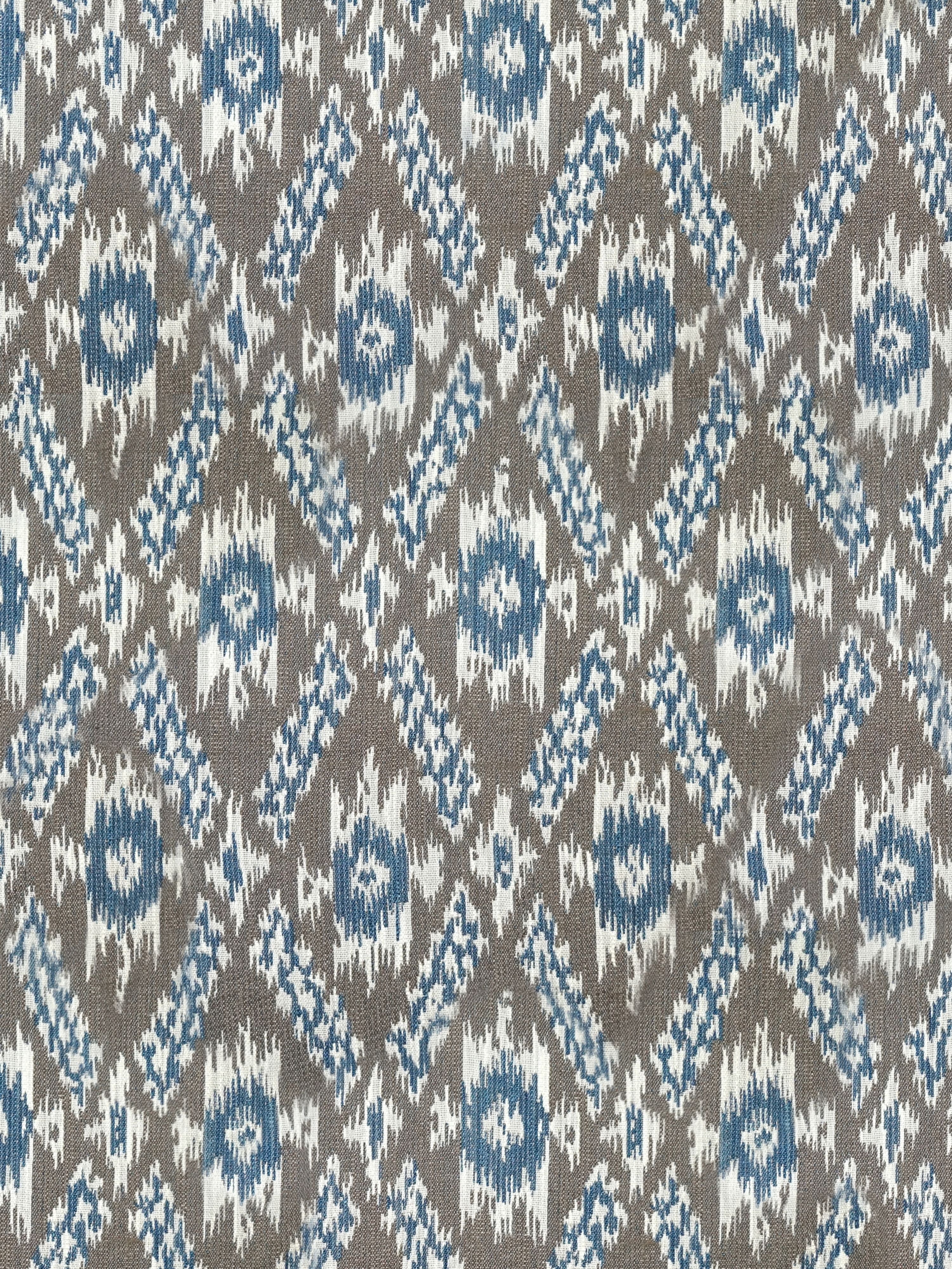Atlas fabric in blue and taupe color - pattern number SC 000326980 - by Scalamandre in the Scalamandre Fabrics Book 1 collection