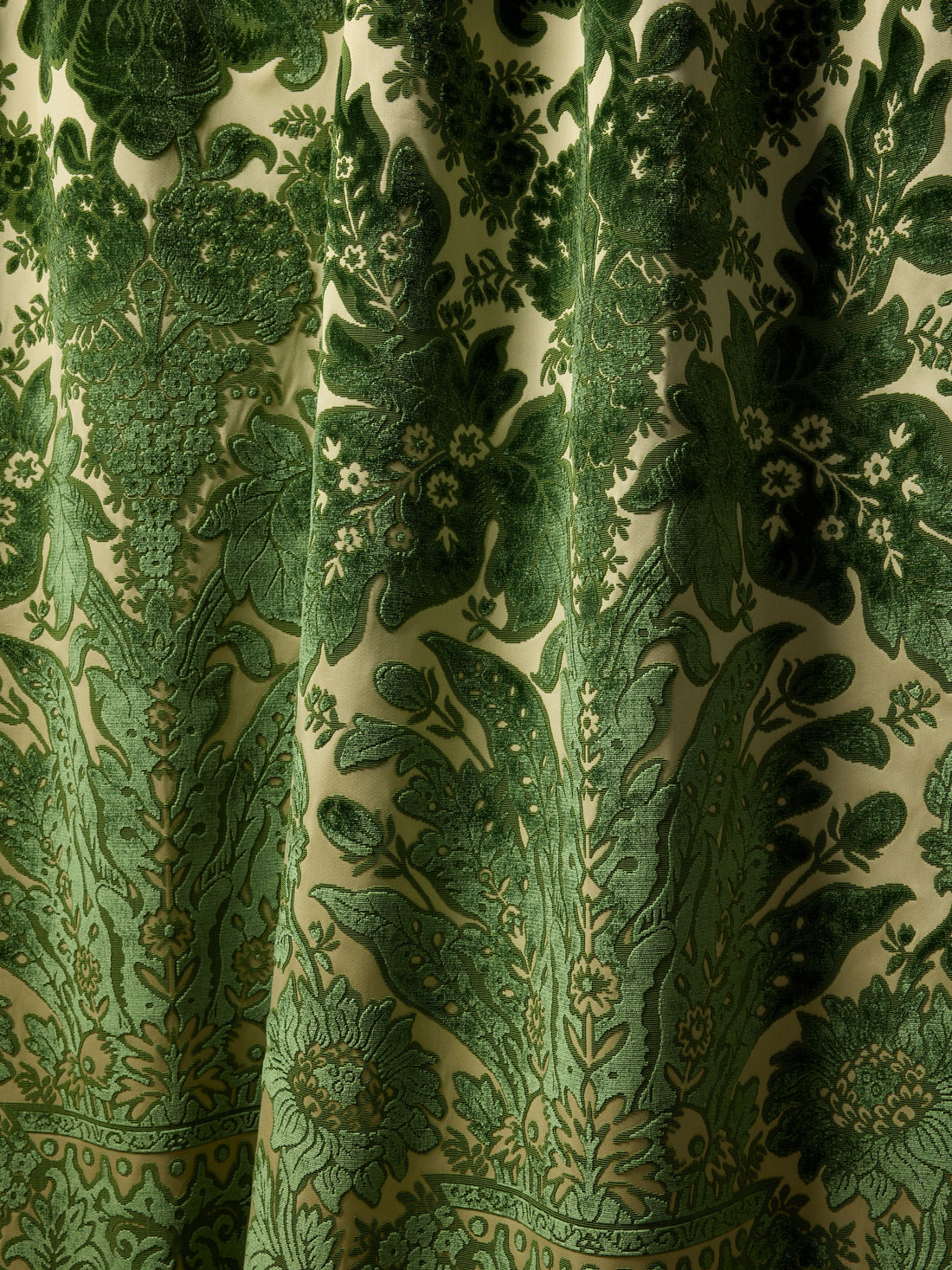 Regis Velvet Damask fabric in frond color - pattern number SC 000327321 - by Scalamandre in the Scalamandre Fabrics Book 1 collection