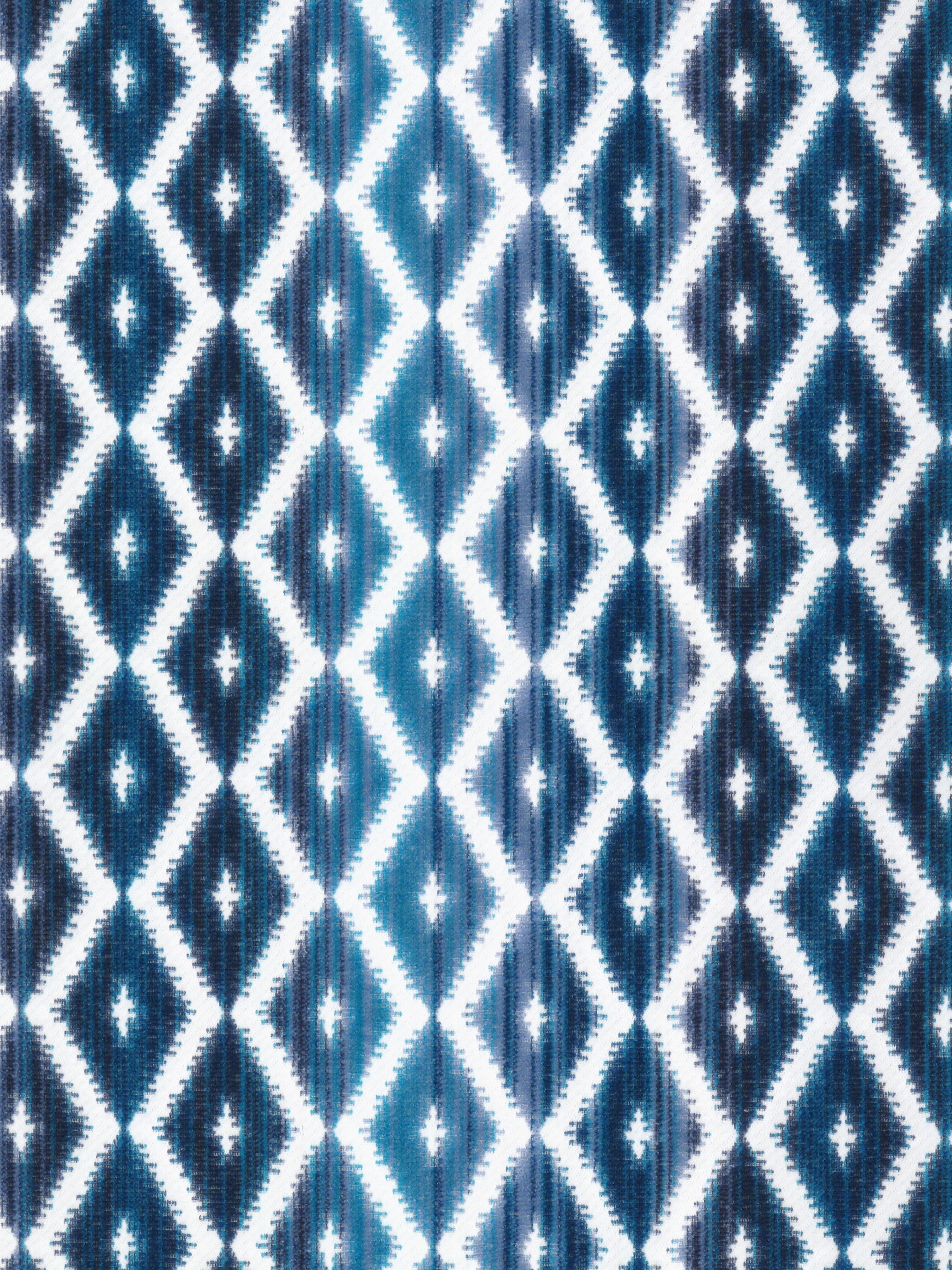 Diamantina fabric in blue marine color - pattern number SI 00041316 - by Scalamandre in the Old World Weavers collection