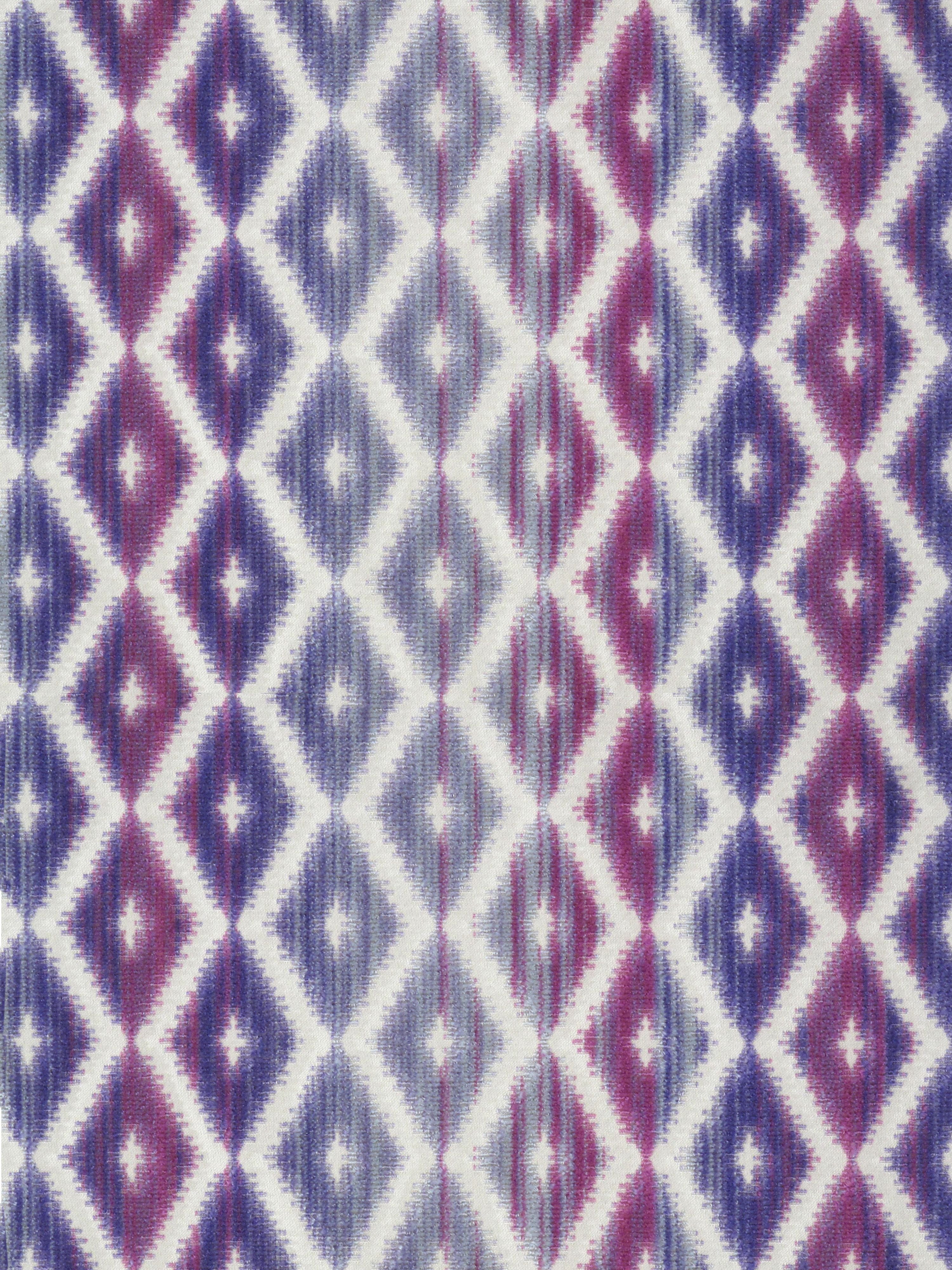 Diamantina fabric in lilac color - pattern number SI 00111316 - by Scalamandre in the Old World Weavers collection
