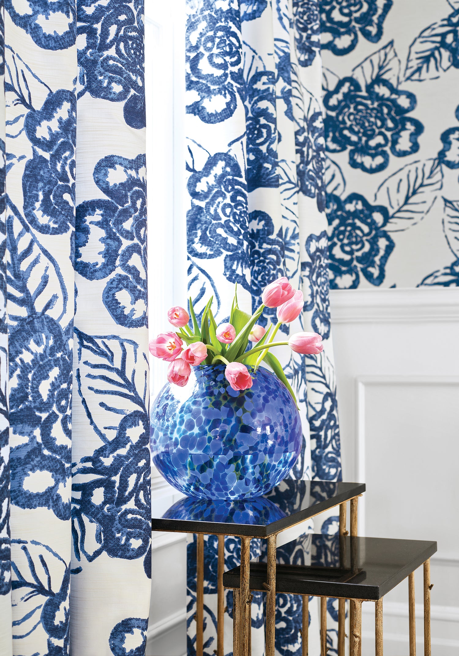 Display of Bonita Springs printed fabric in navy color - pattern number F913080 by Thibaut in the Summer House collection