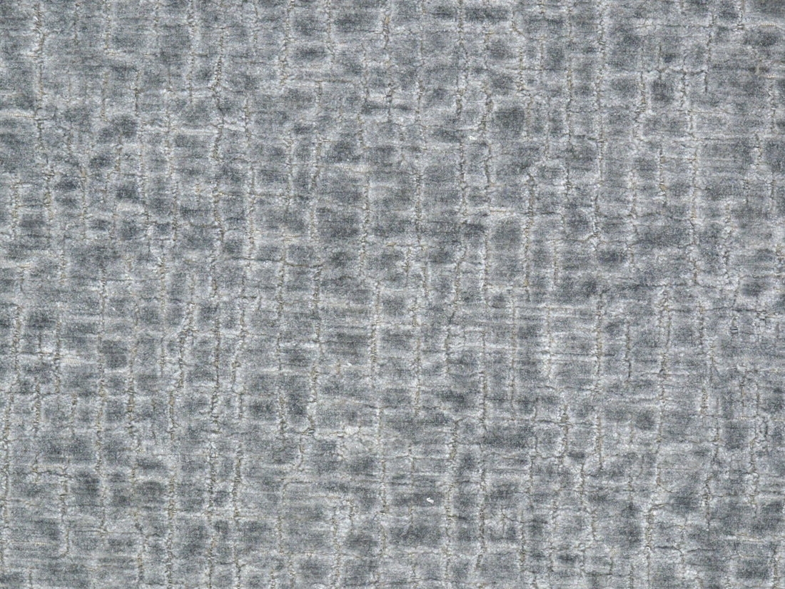 Gaspra fabric in gris color - pattern number VD 0003HARR - by Scalamandre in the Old World Weavers collection