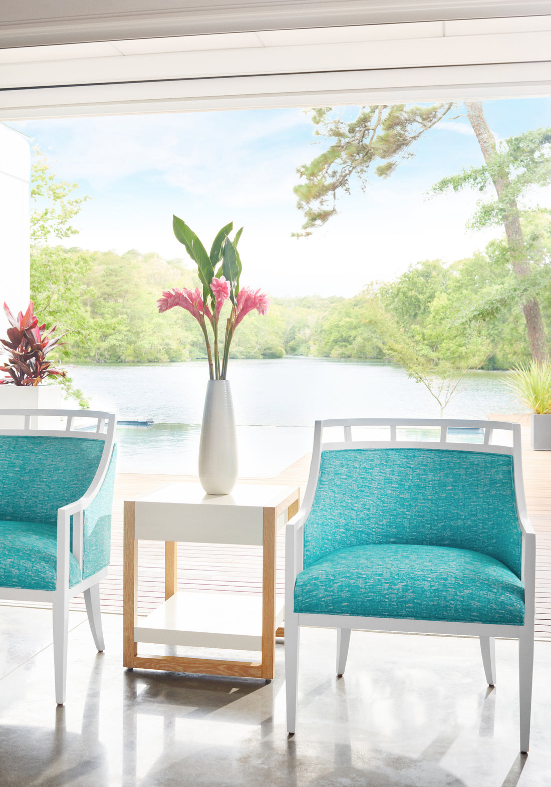 Chairs in Cestino fabric in capri color - pattern number W8520 - by Thibaut in the Villa collection