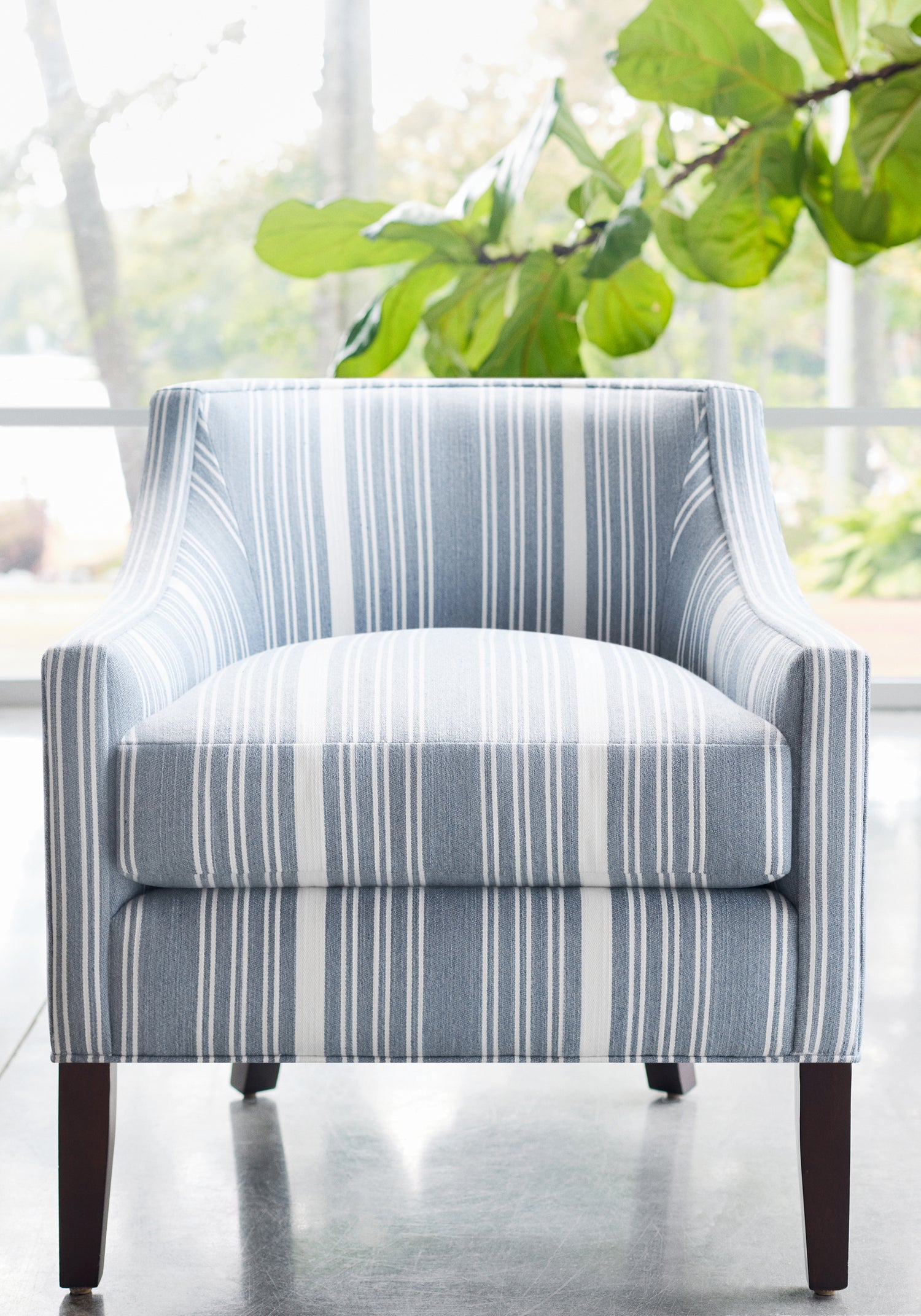 Chair in Kaia Stripe fabric in horizon color - pattern number W8540 - by Thibaut in the Villa collection